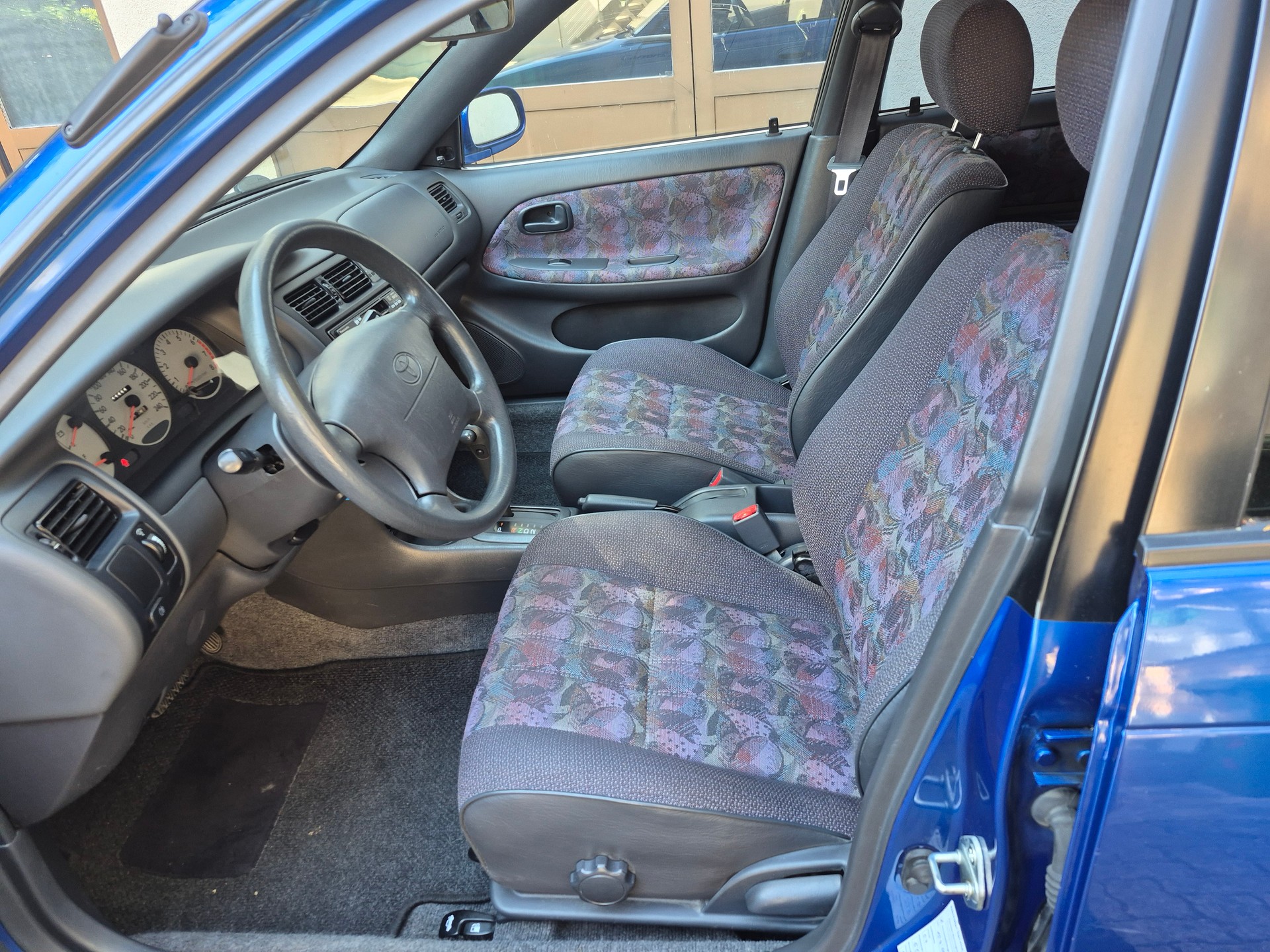 TOYOTA Corolla 1.6 XLi Brillant-image-5