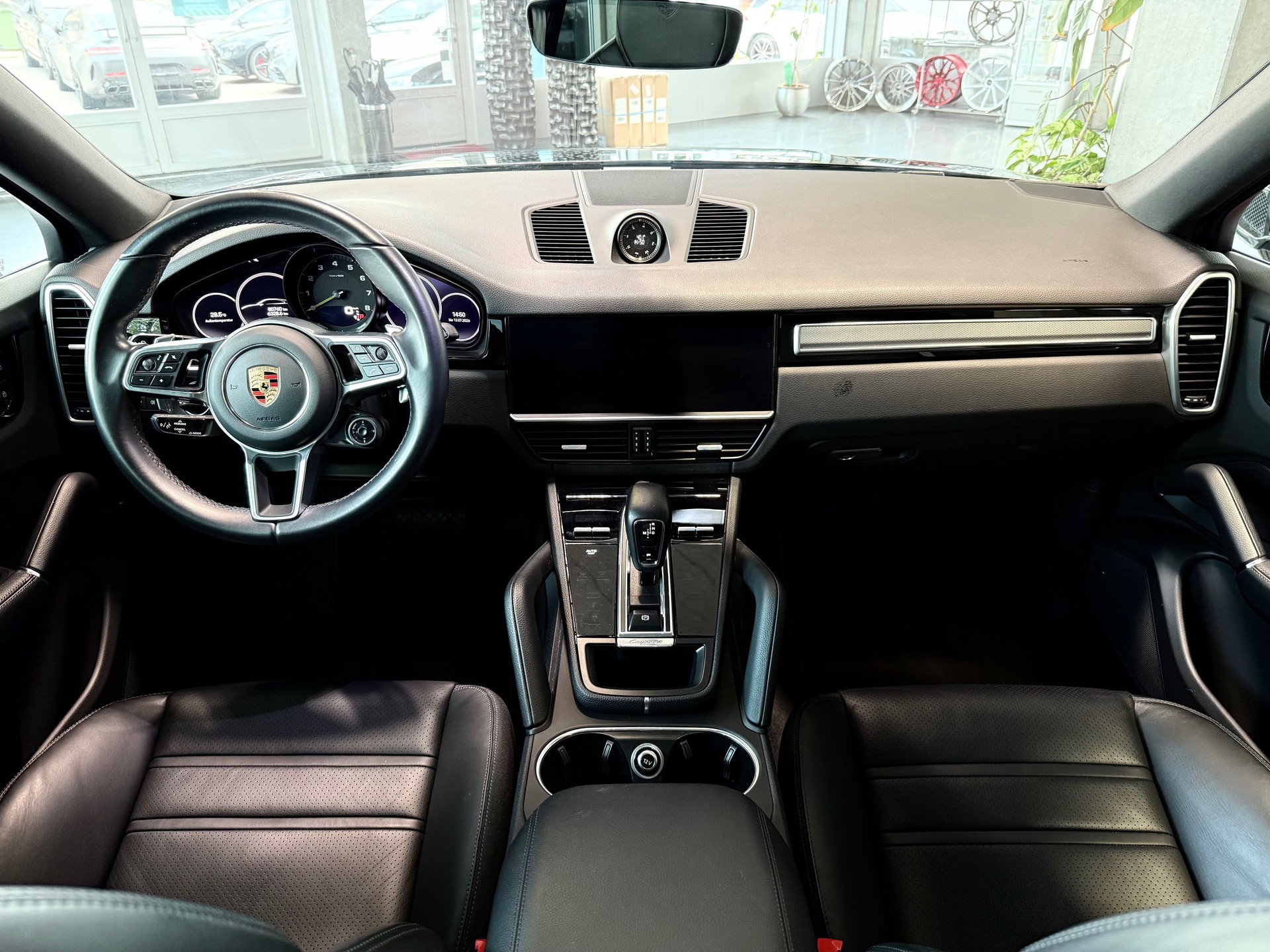 PORSCHE Cayenne Coupé E-Hybrid Platinum Edition-image-11
