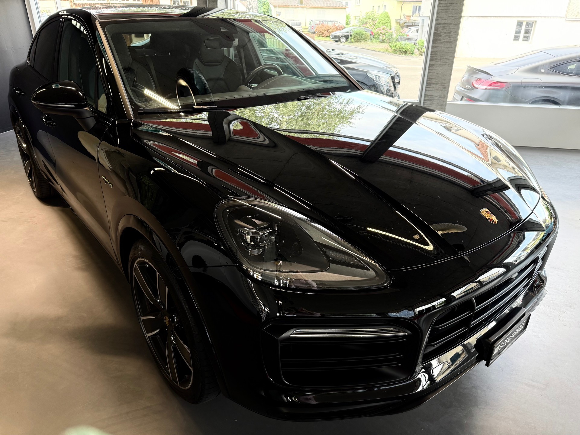 PORSCHE Cayenne Coupé E-Hybrid Platinum Edition-image-1