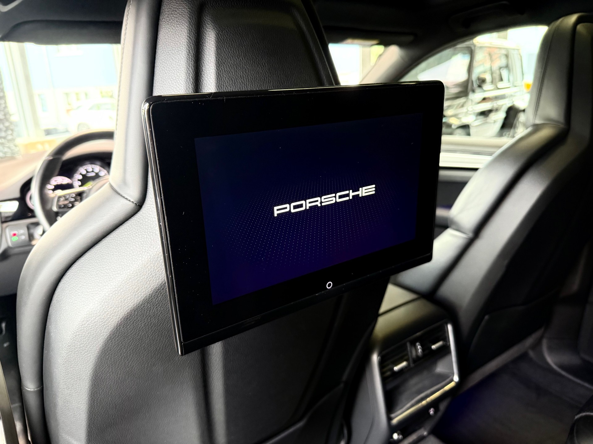 PORSCHE Cayenne Coupé E-Hybrid Platinum Edition-image-19