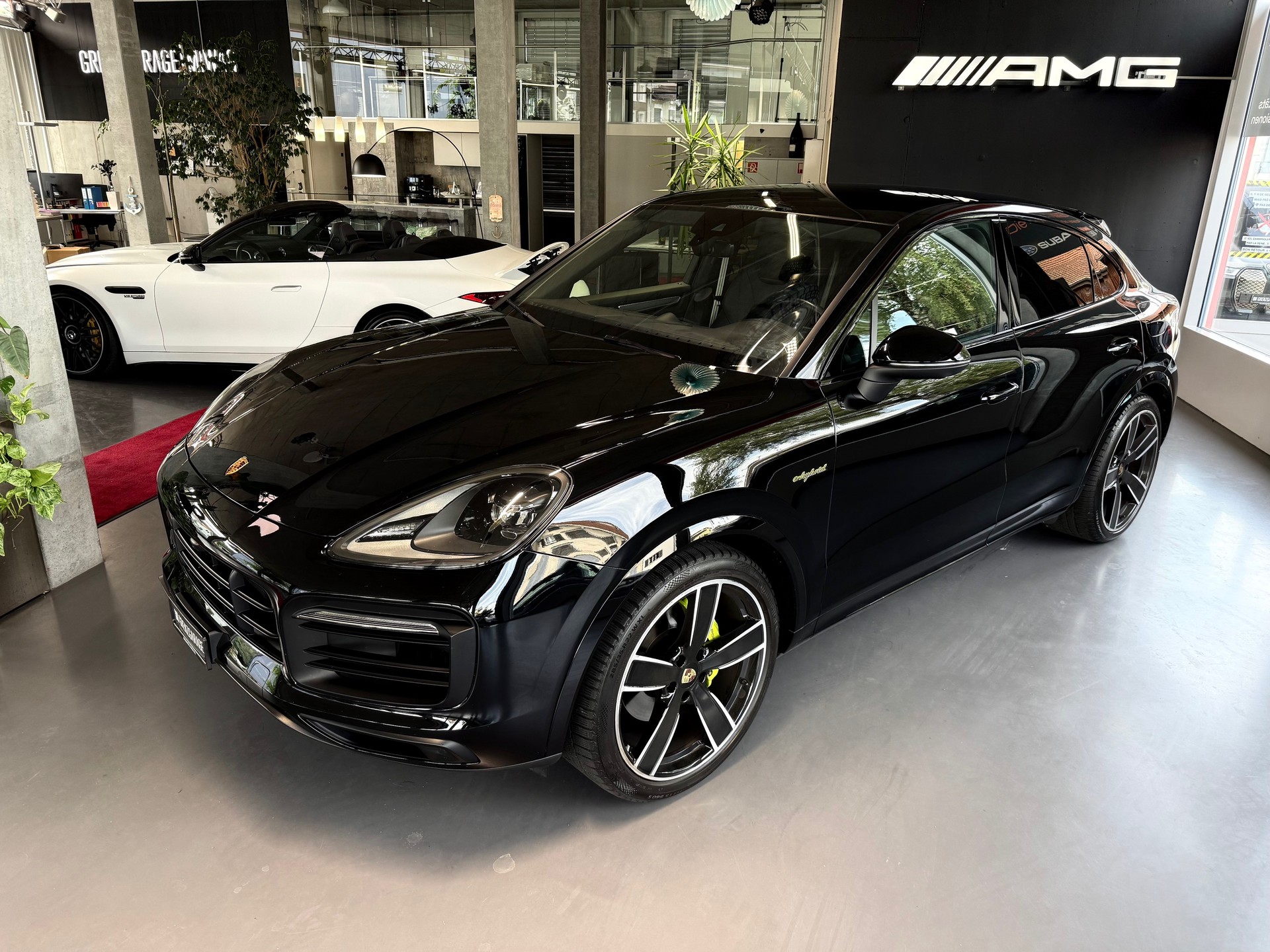PORSCHE Cayenne Coupé E-Hybrid Platinum Edition-image-0