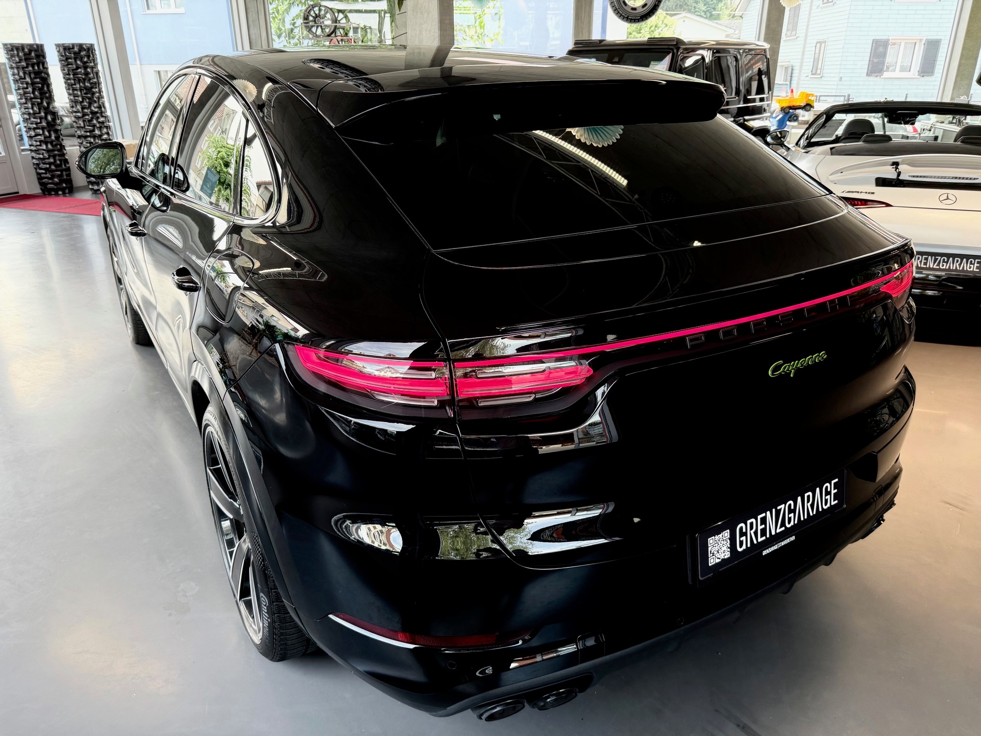 PORSCHE Cayenne Coupé E-Hybrid Platinum Edition-image-5