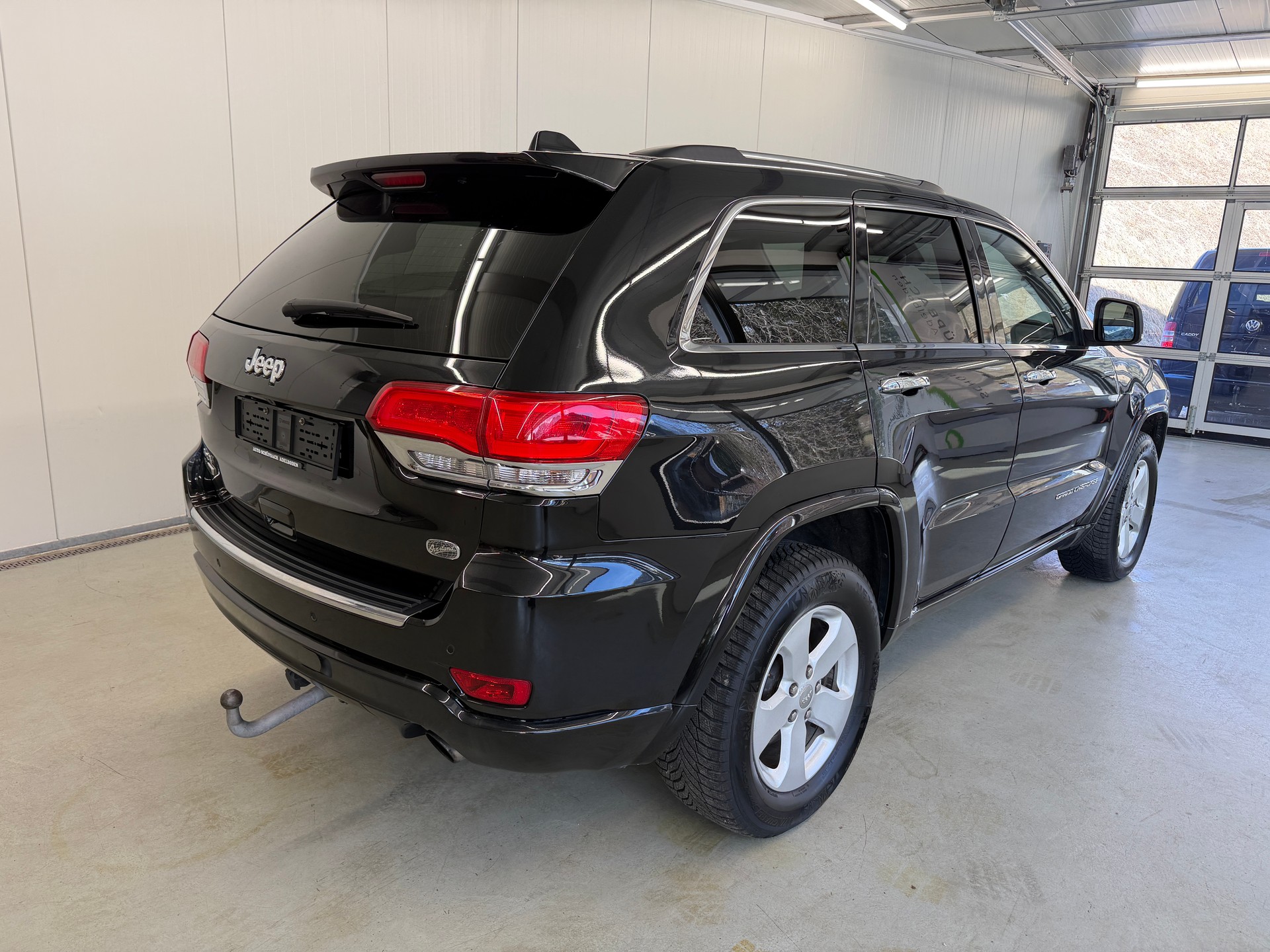 JEEP Grand Cherokee 3.0 CRD Overland Automatic-image-6