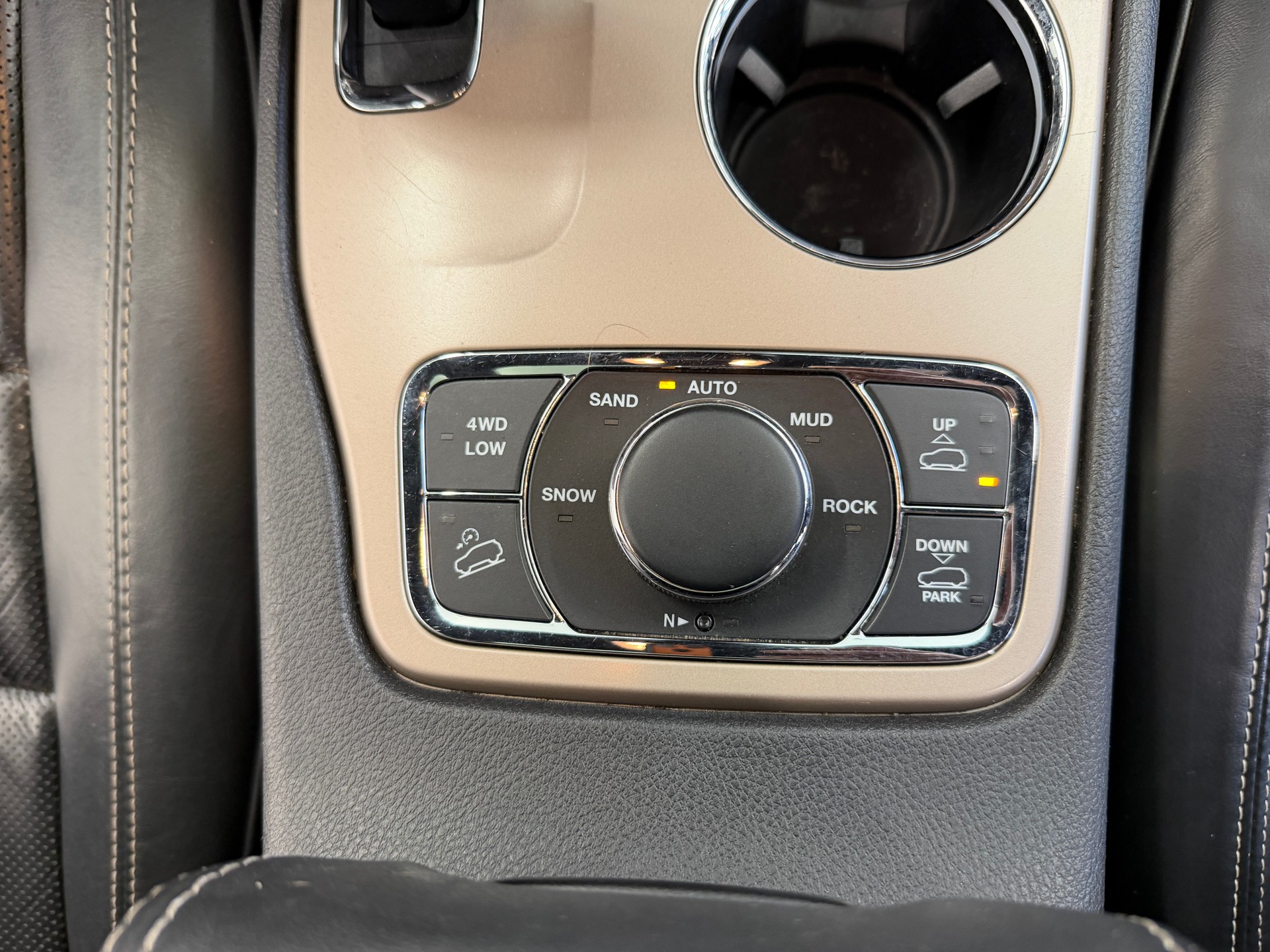 JEEP Grand Cherokee 3.0 CRD Overland Automatic-image-20