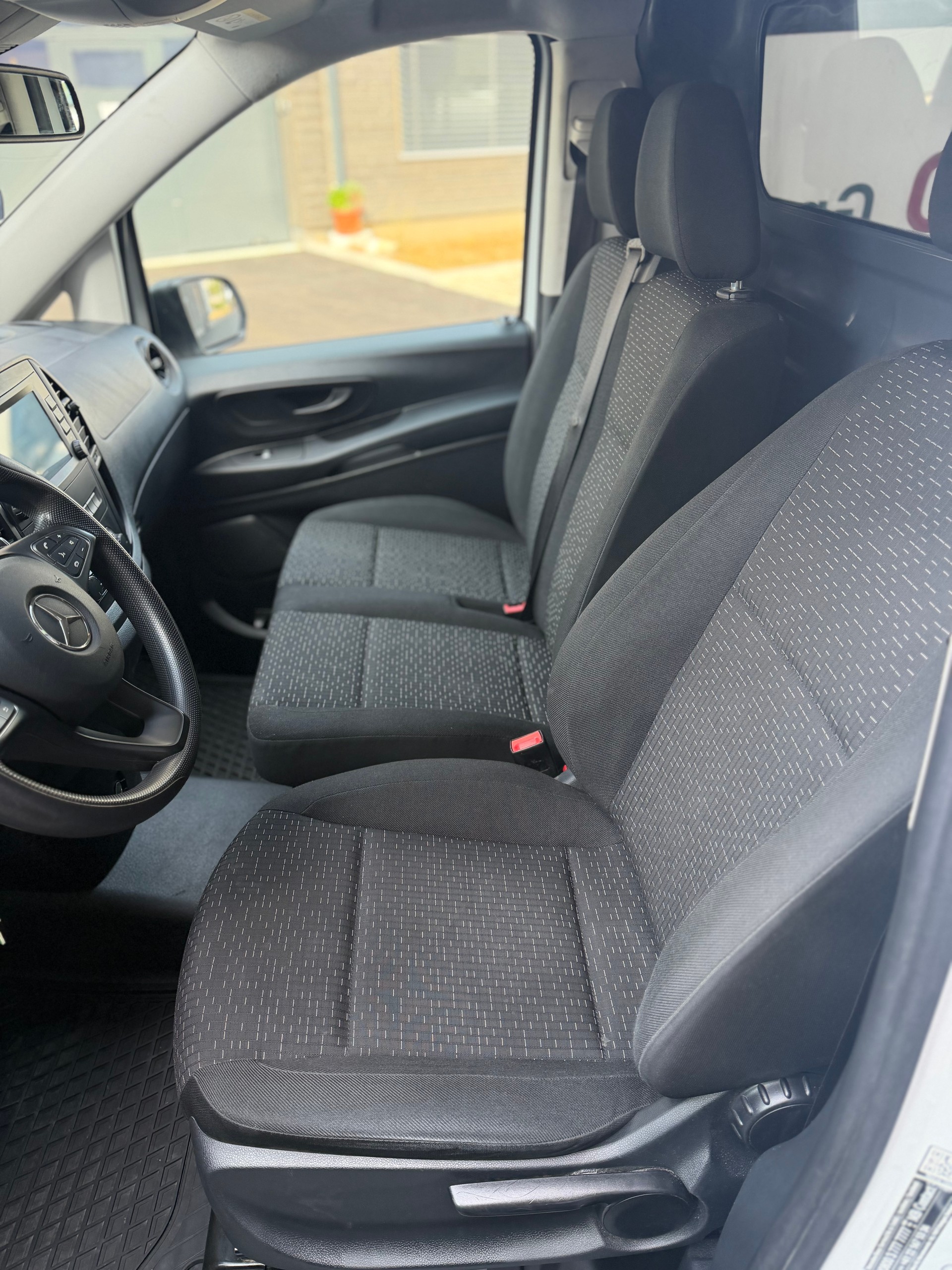 MERCEDES-BENZ PRO 114 ( 190 ps) ILS LED 9G TRONIC NAVI DAB+ V klasse-image-9