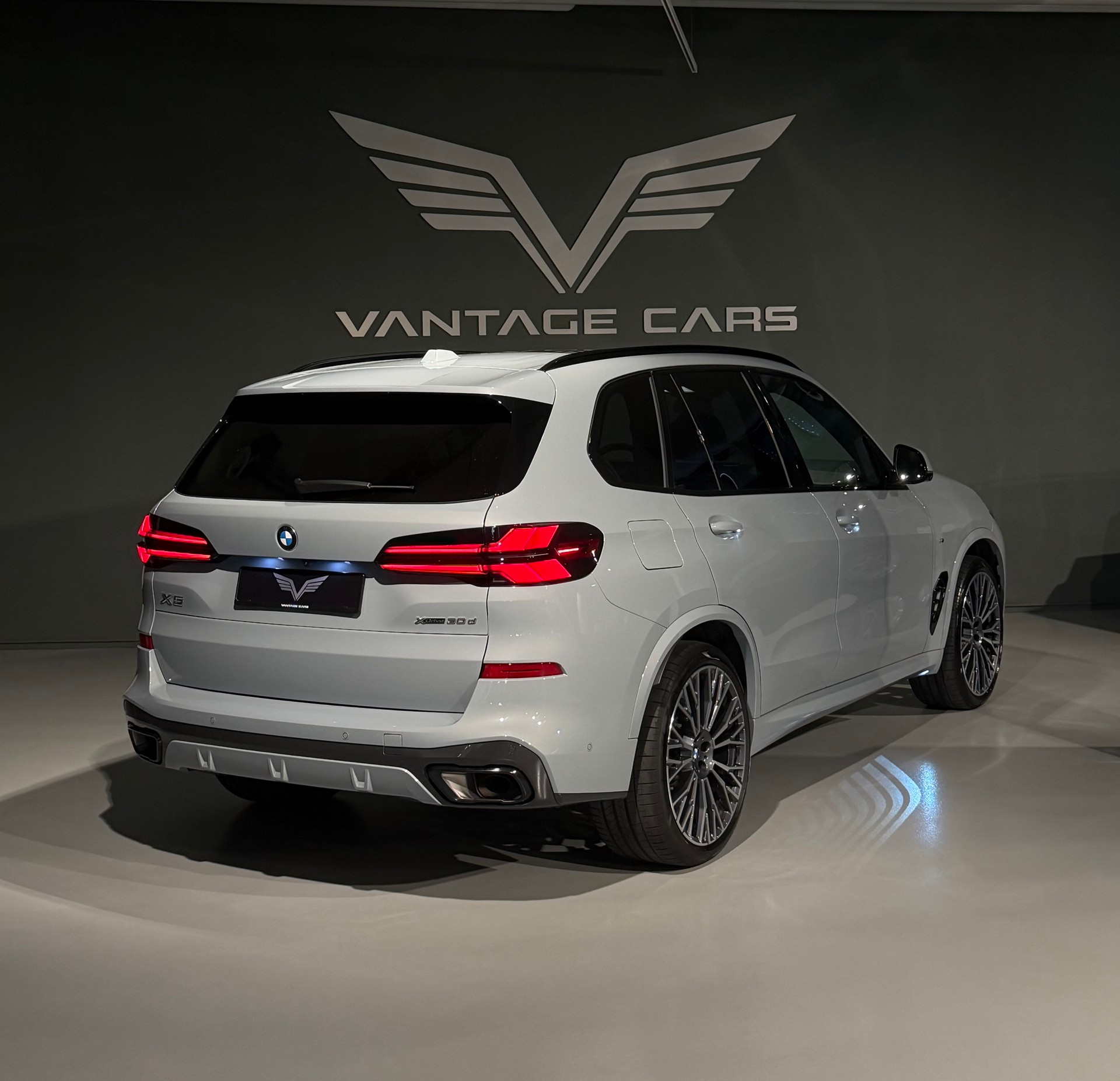 BMW X5 30d xDrive M-Sport-showroom-element-1