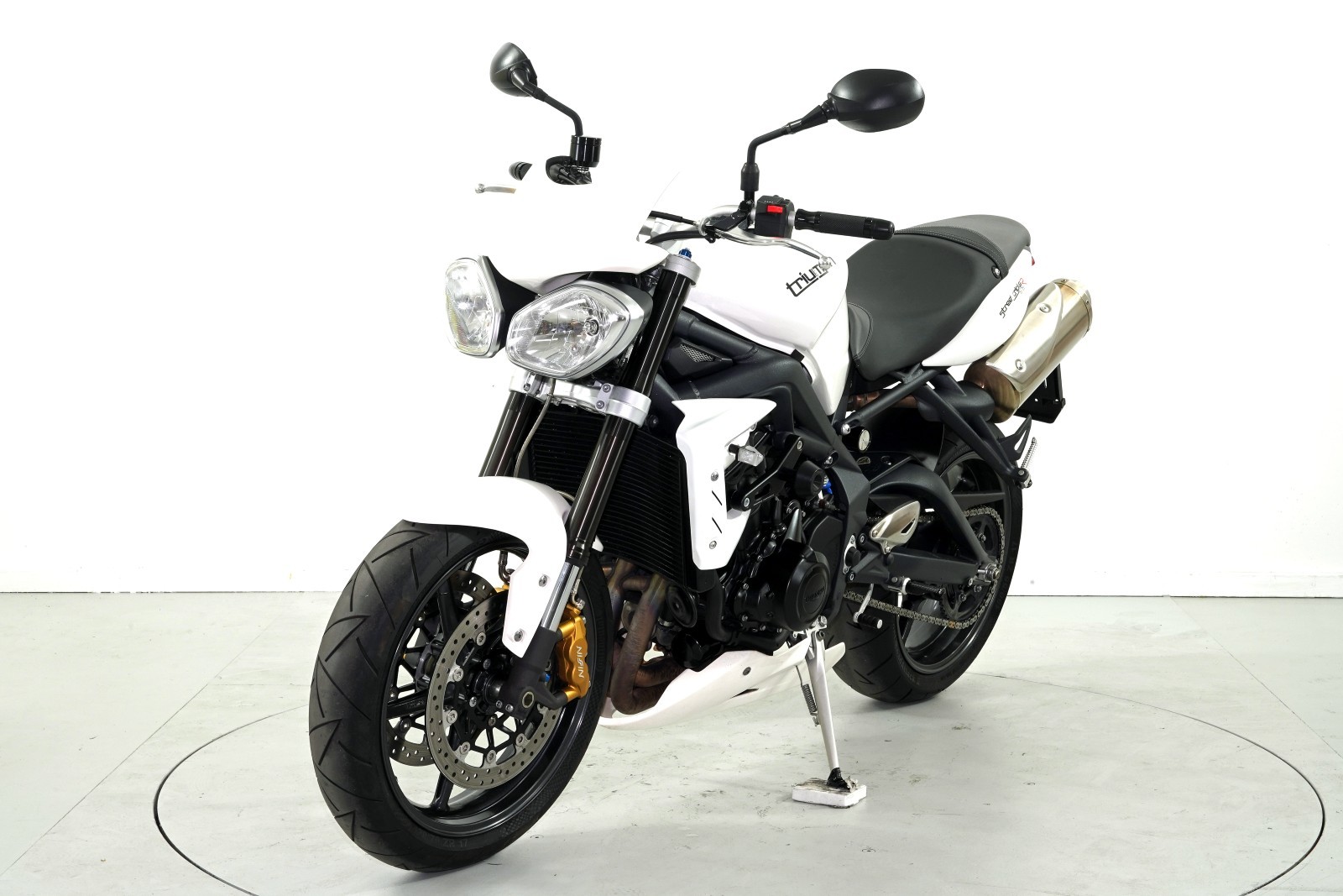 TRIUMPH Street Trip. 675 ABS-showroom-element-2