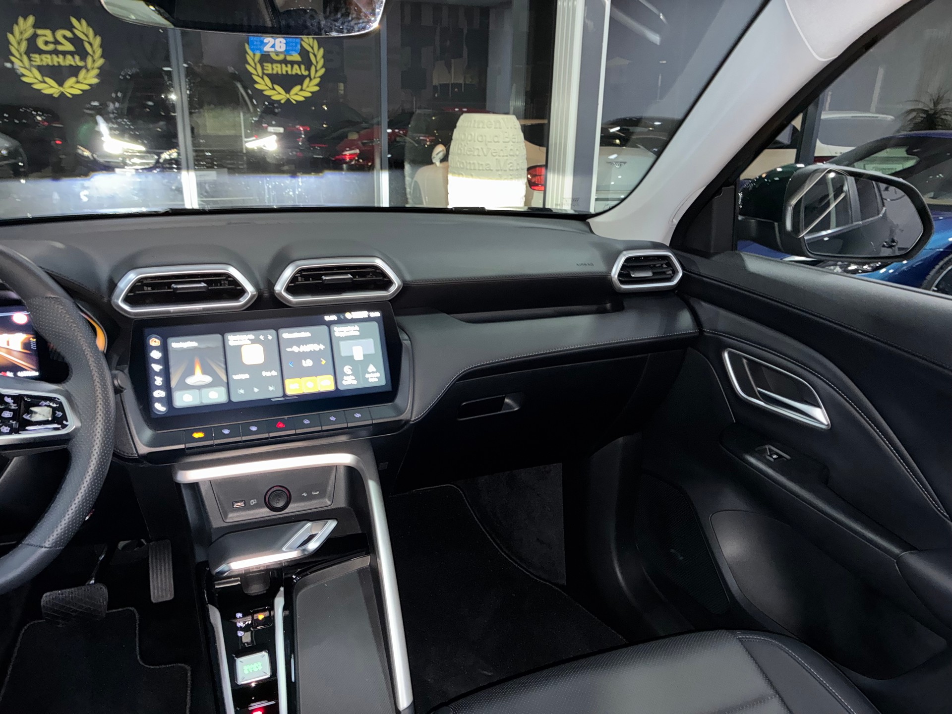 MG ZS 1.5 HEV Luxury-image-9