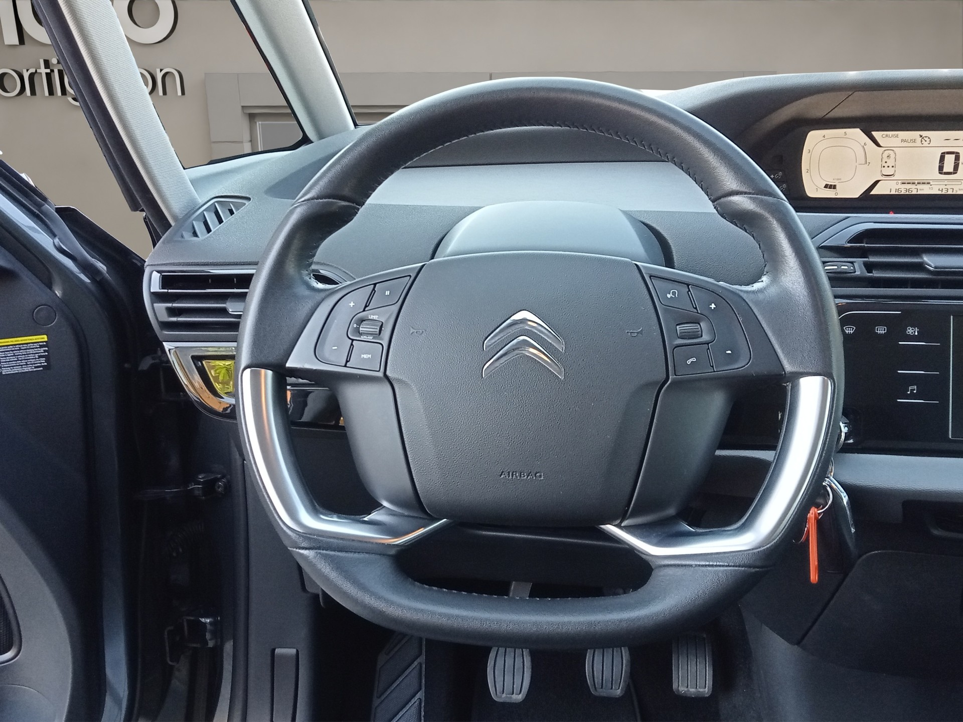 CITROEN C4 Picasso 1.2 Pure Tech Feel-image-11