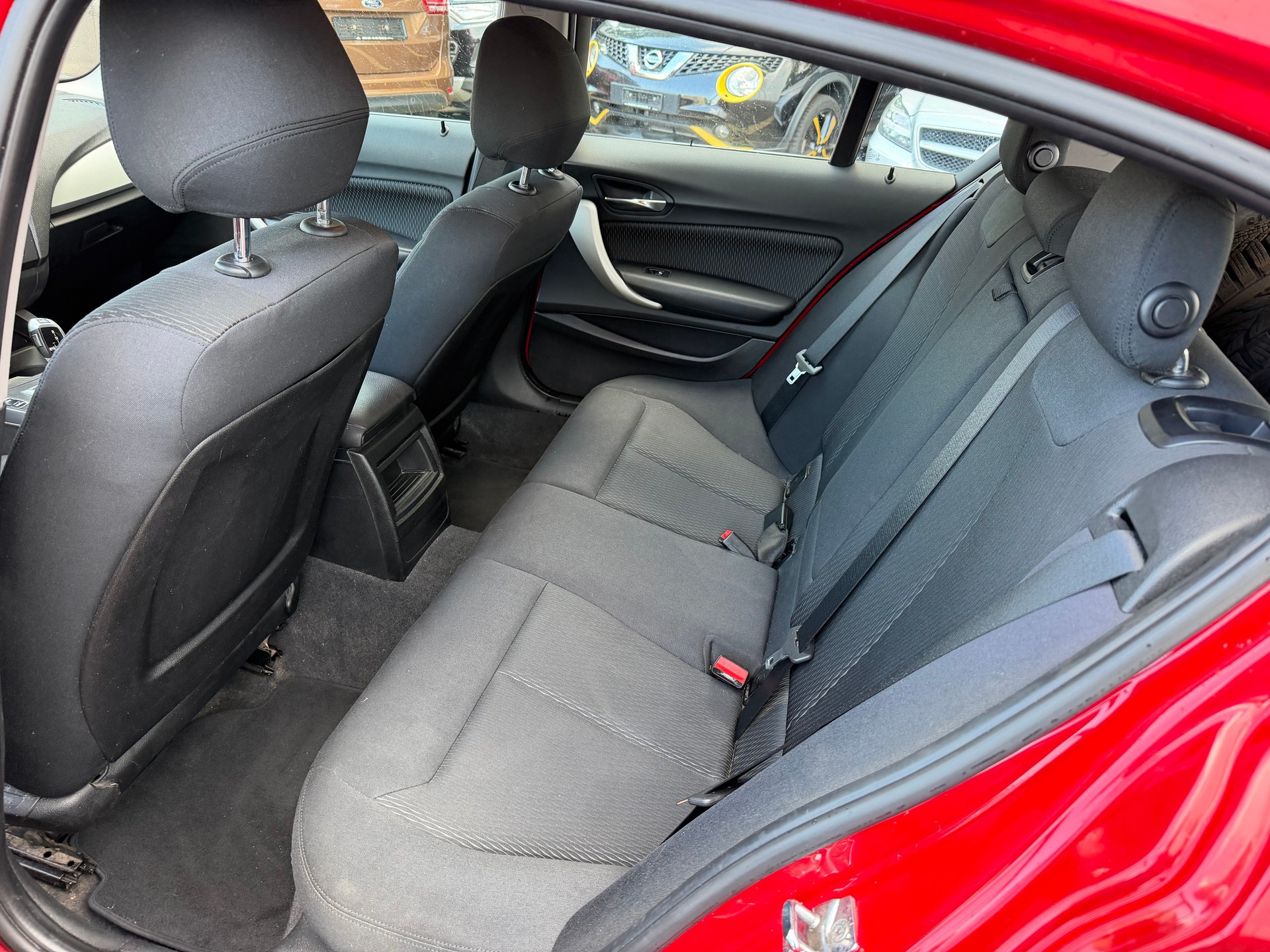 BMW 116i Urban Line Steptronic-image-9
