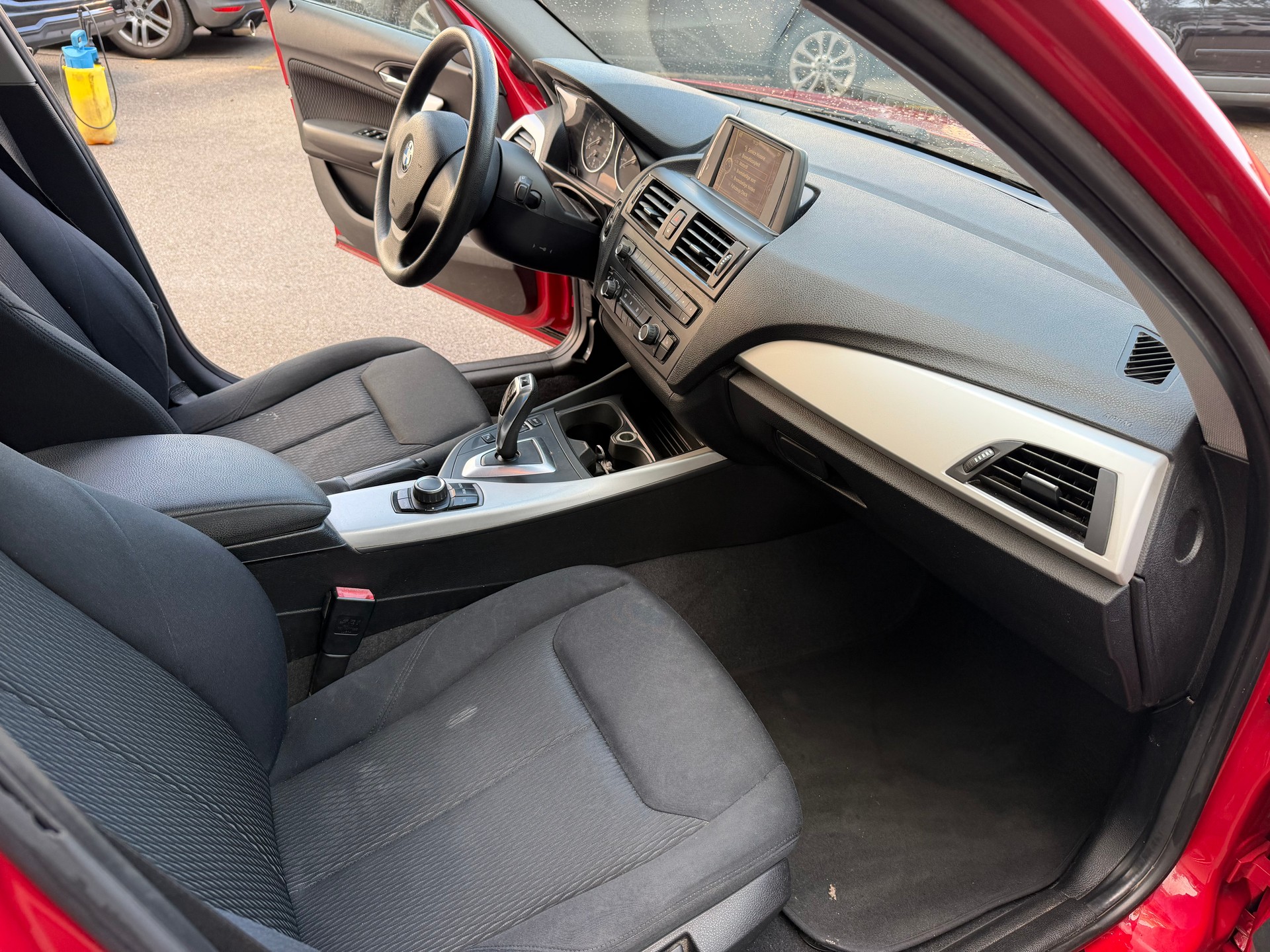 BMW 116i Urban Line Steptronic-image-8