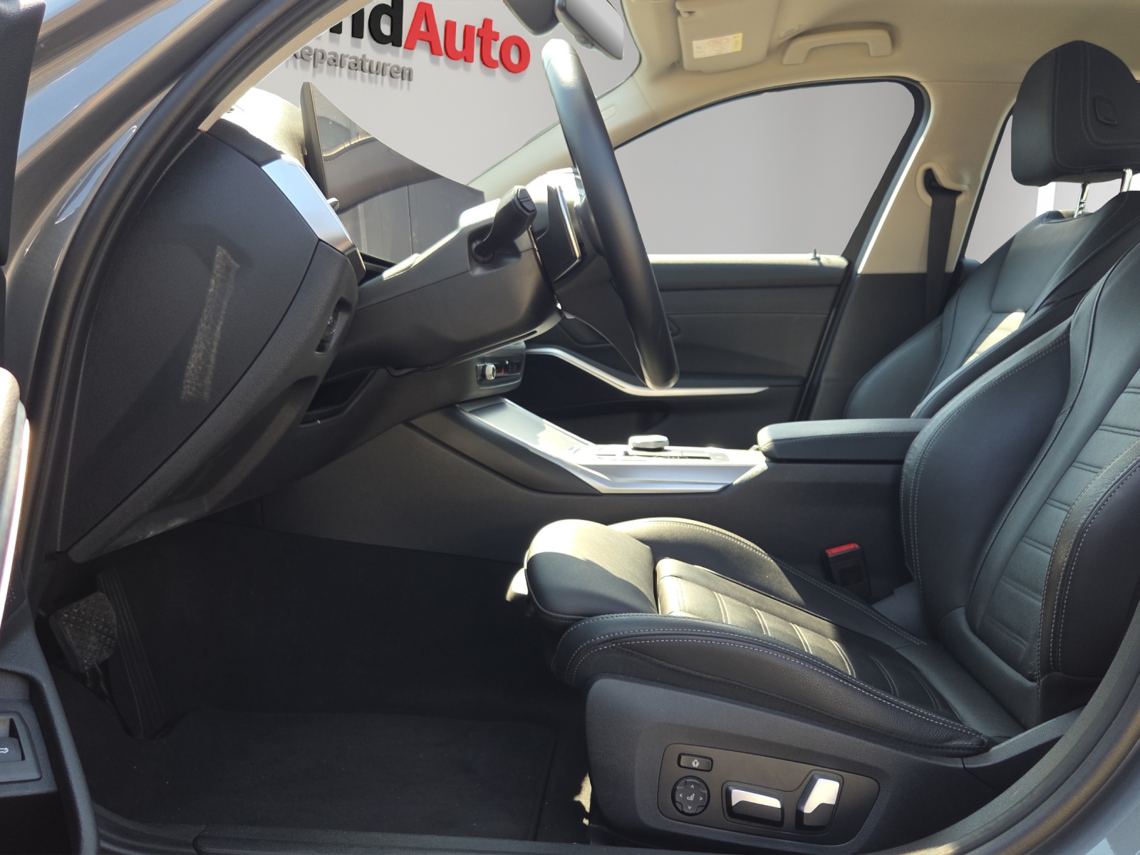 BMW 320d xDrive 48V Steptronic-image-6