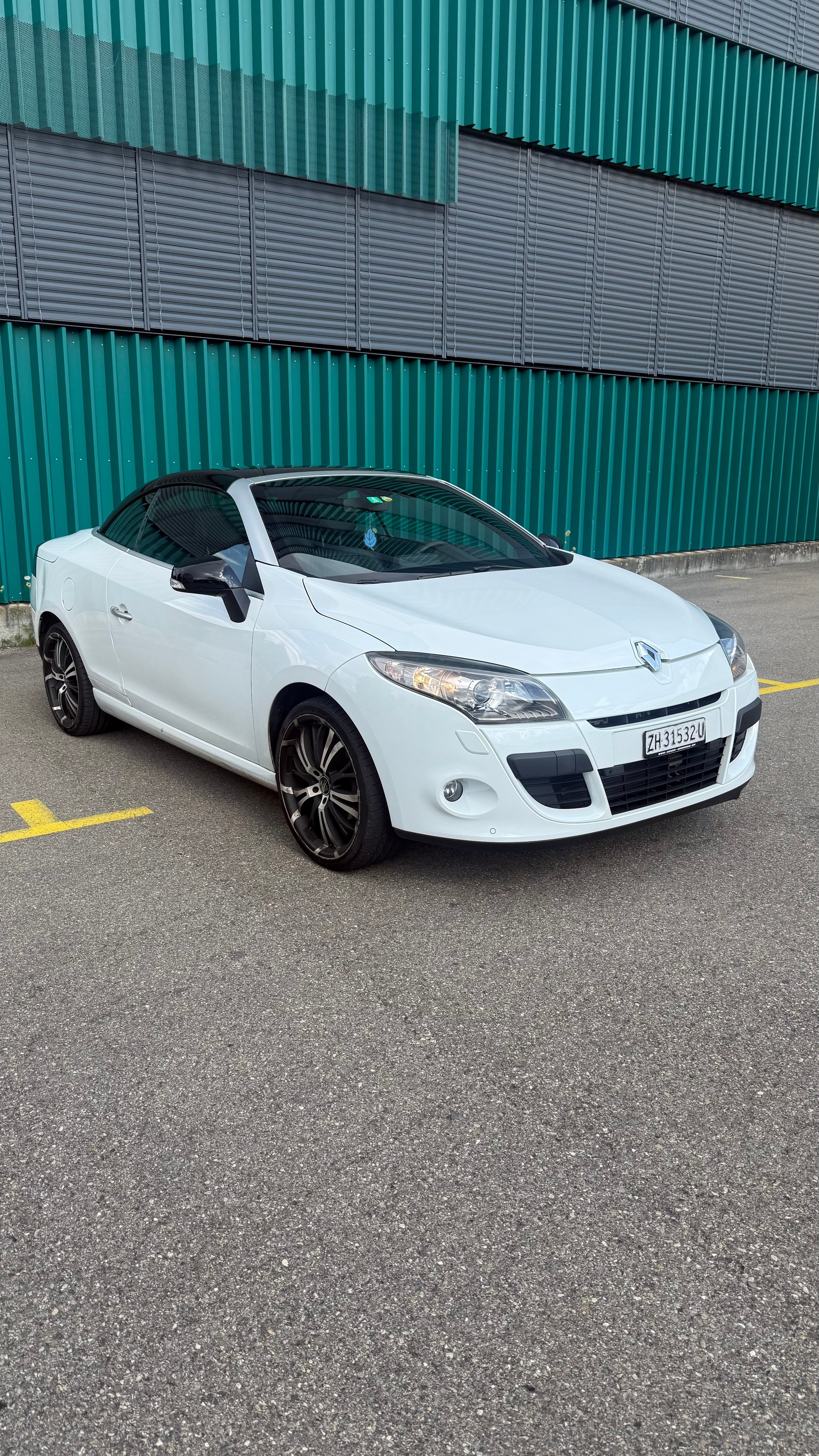 RENAULT Mégane CC 2.0 16V Dynamique CVT-image-6