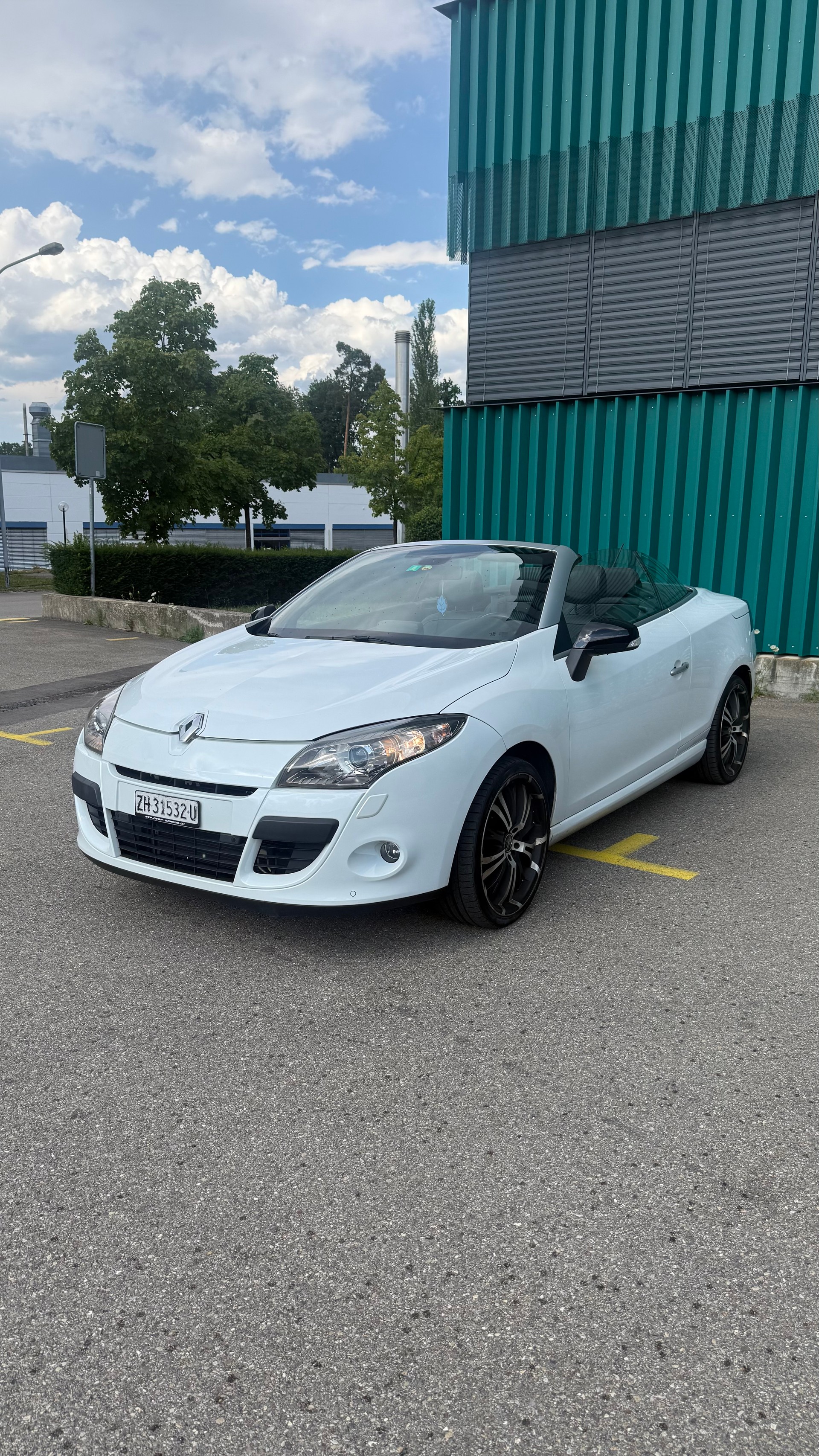 RENAULT Mégane CC 2.0 16V Dynamique CVT-image-8