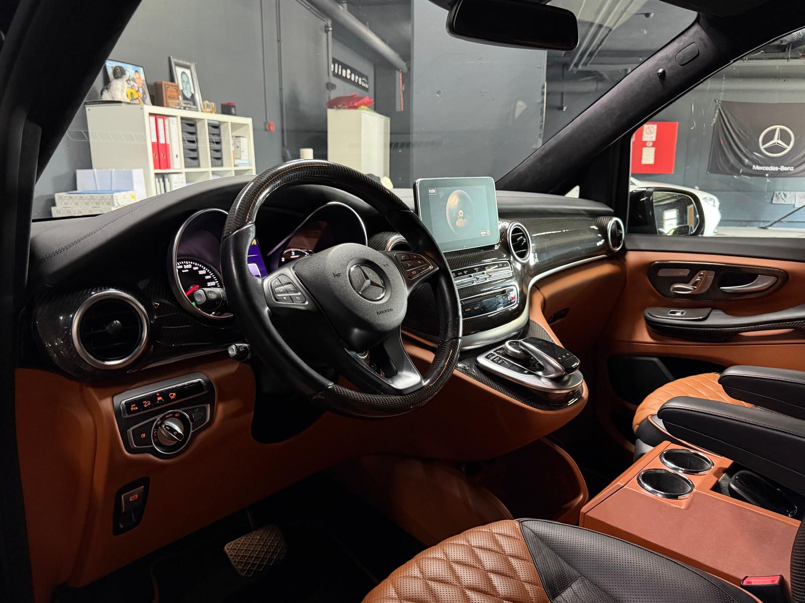 MERCEDES-BENZ V 250 d VIP Maybach extralang 4Matic 7G-Tronic-image-10