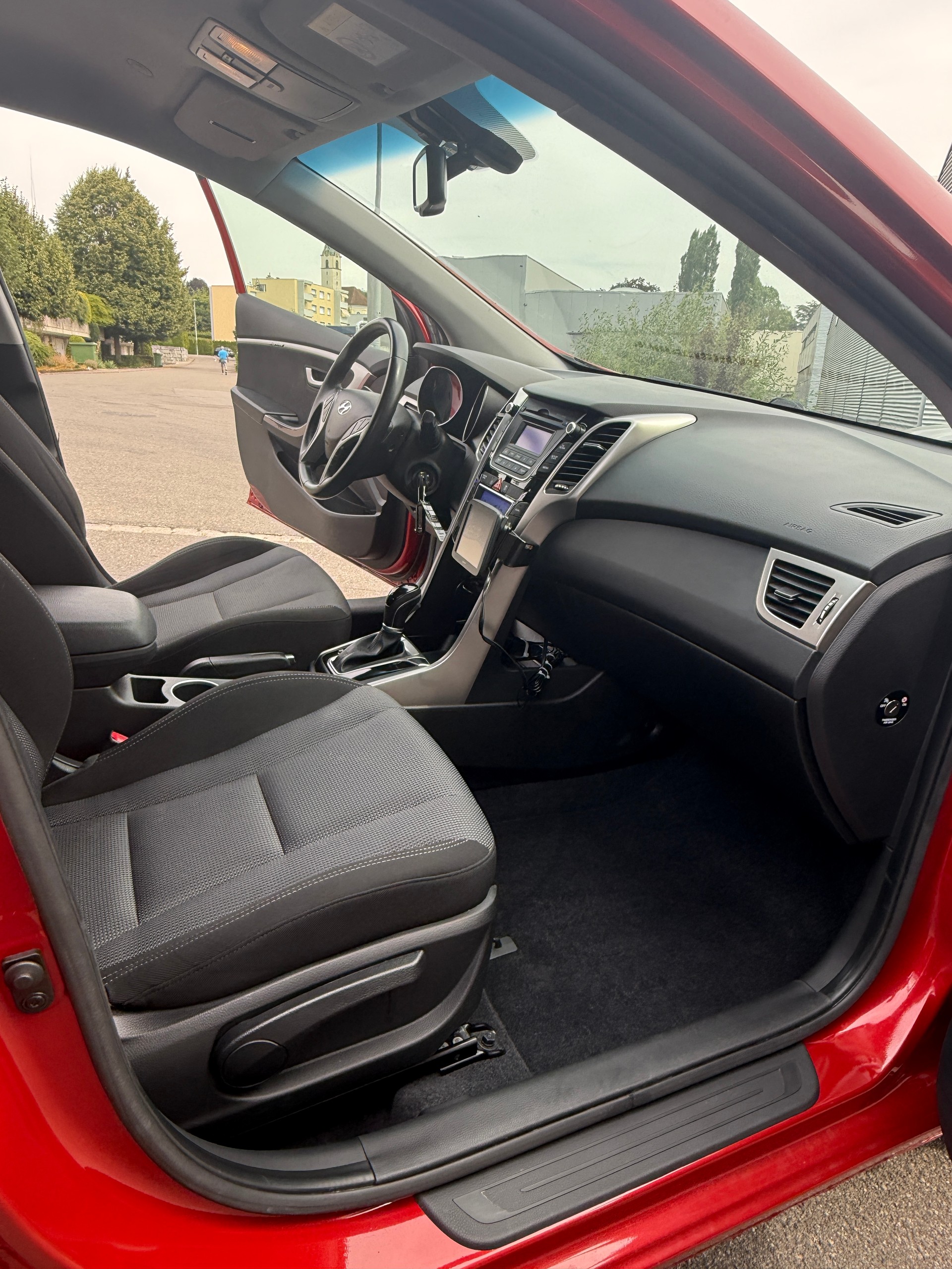 HYUNDAI i30 1.6 GDI Automatic-image-7