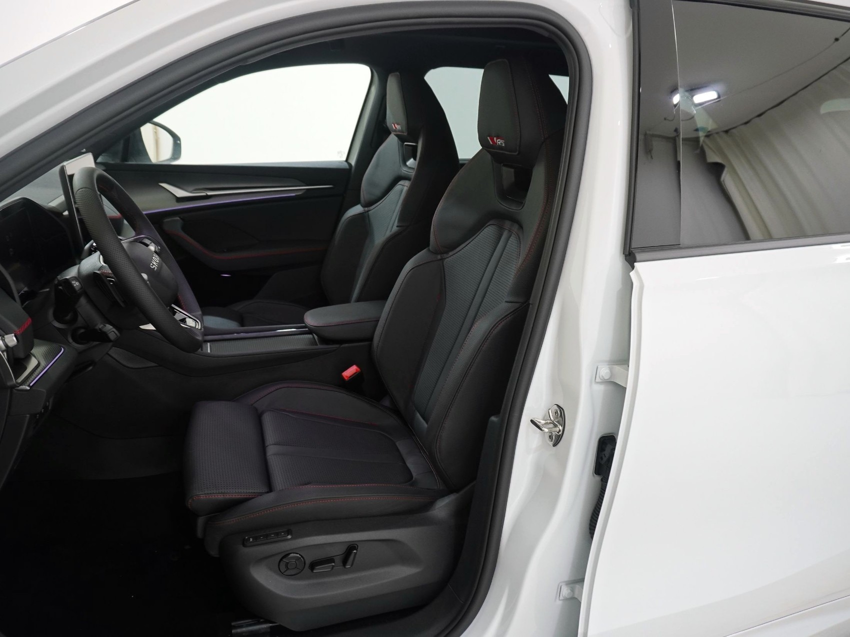 SKODA Kodiaq 2.0 TSI RS-image-12