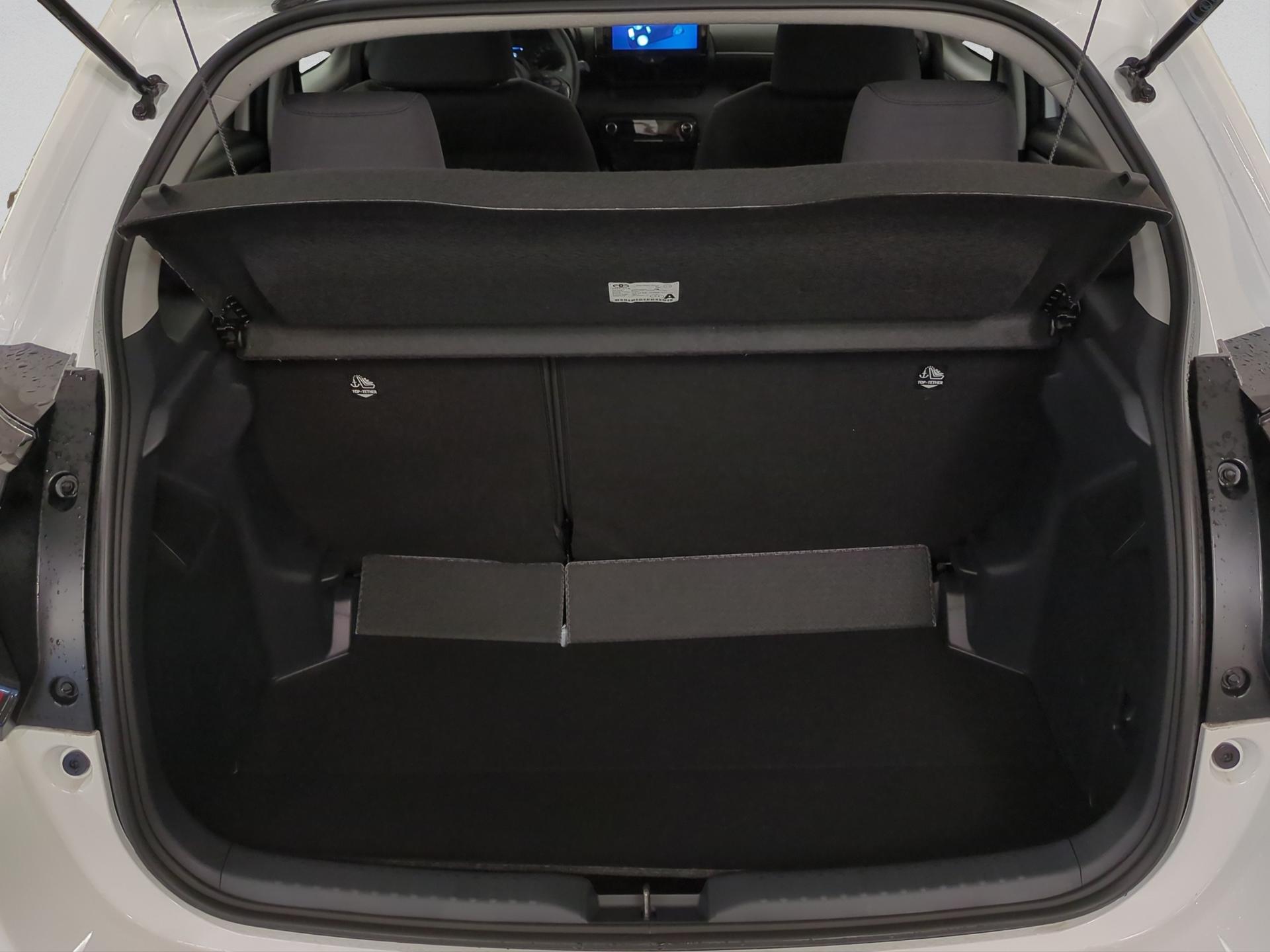 TOYOTA Yaris 1.5 Comfort e-CVT-image-15