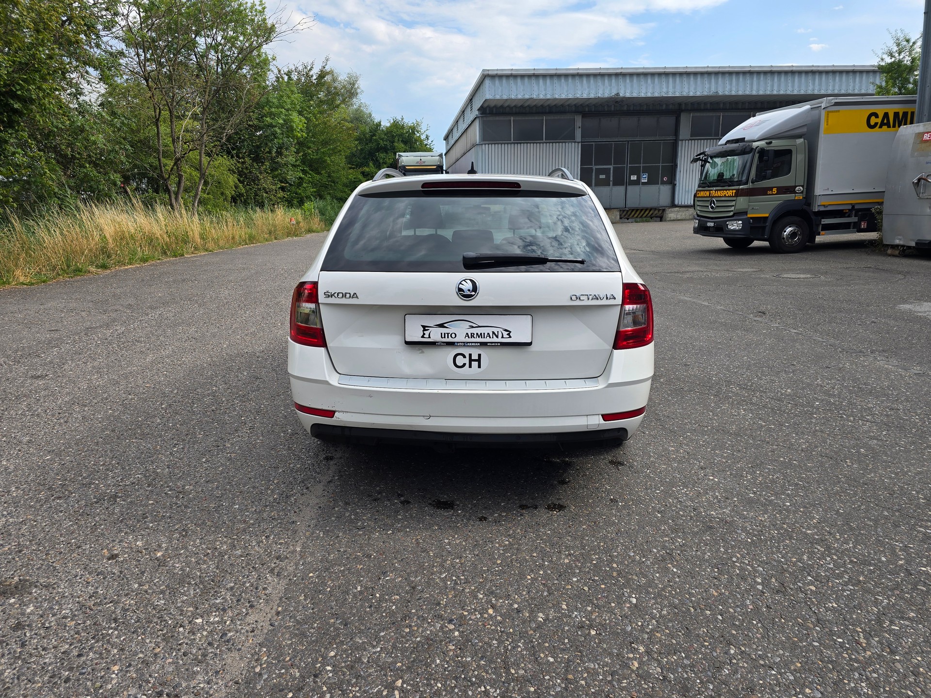 SKODA Octavia Combi 2.0 TDI Style DSG-image-3