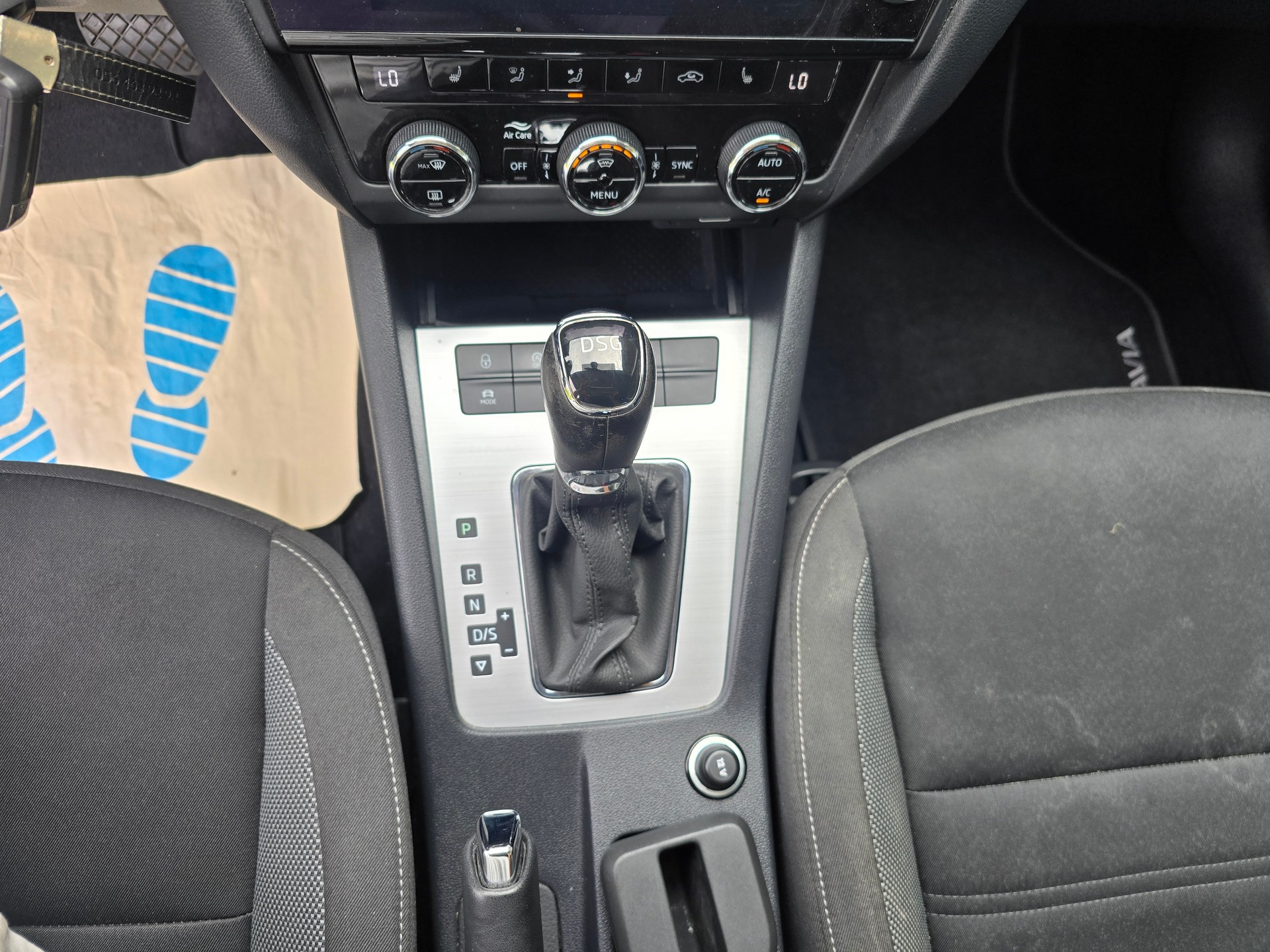 SKODA Octavia Combi 2.0 TDI Style DSG-image-19