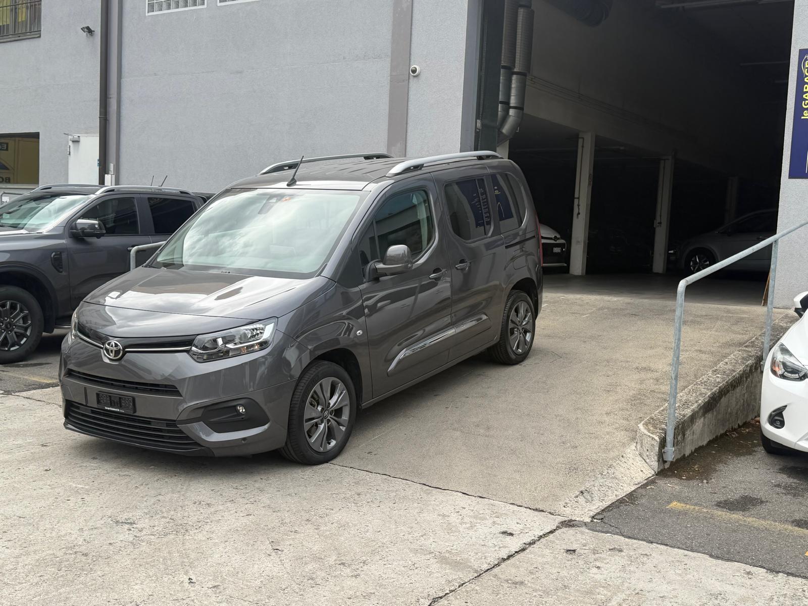 TOYOTA Proace City Verso 1.2 Trend Medium Automatik-image-10