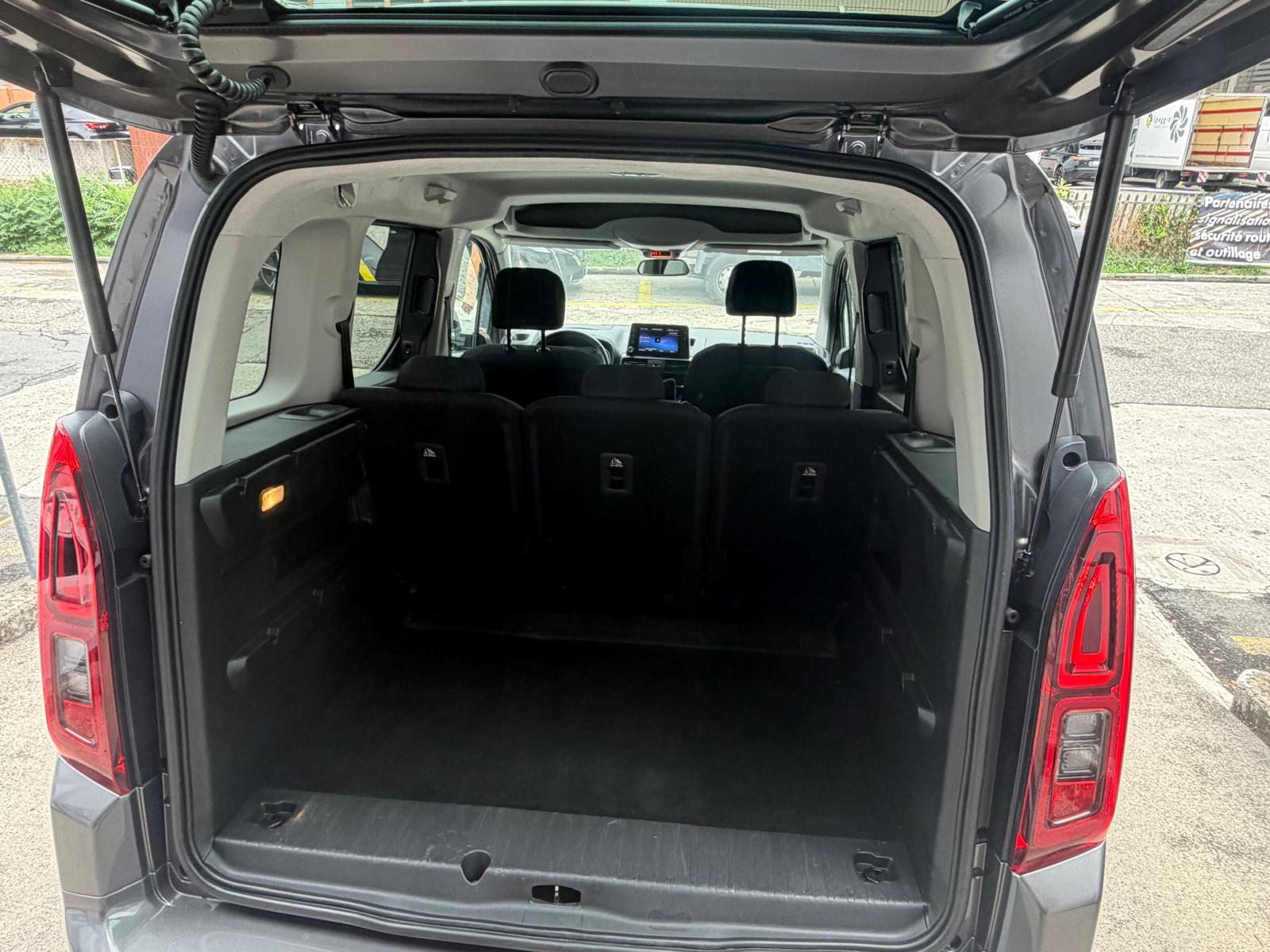 TOYOTA Proace City Verso 1.2 Trend Medium Automatik-image-4