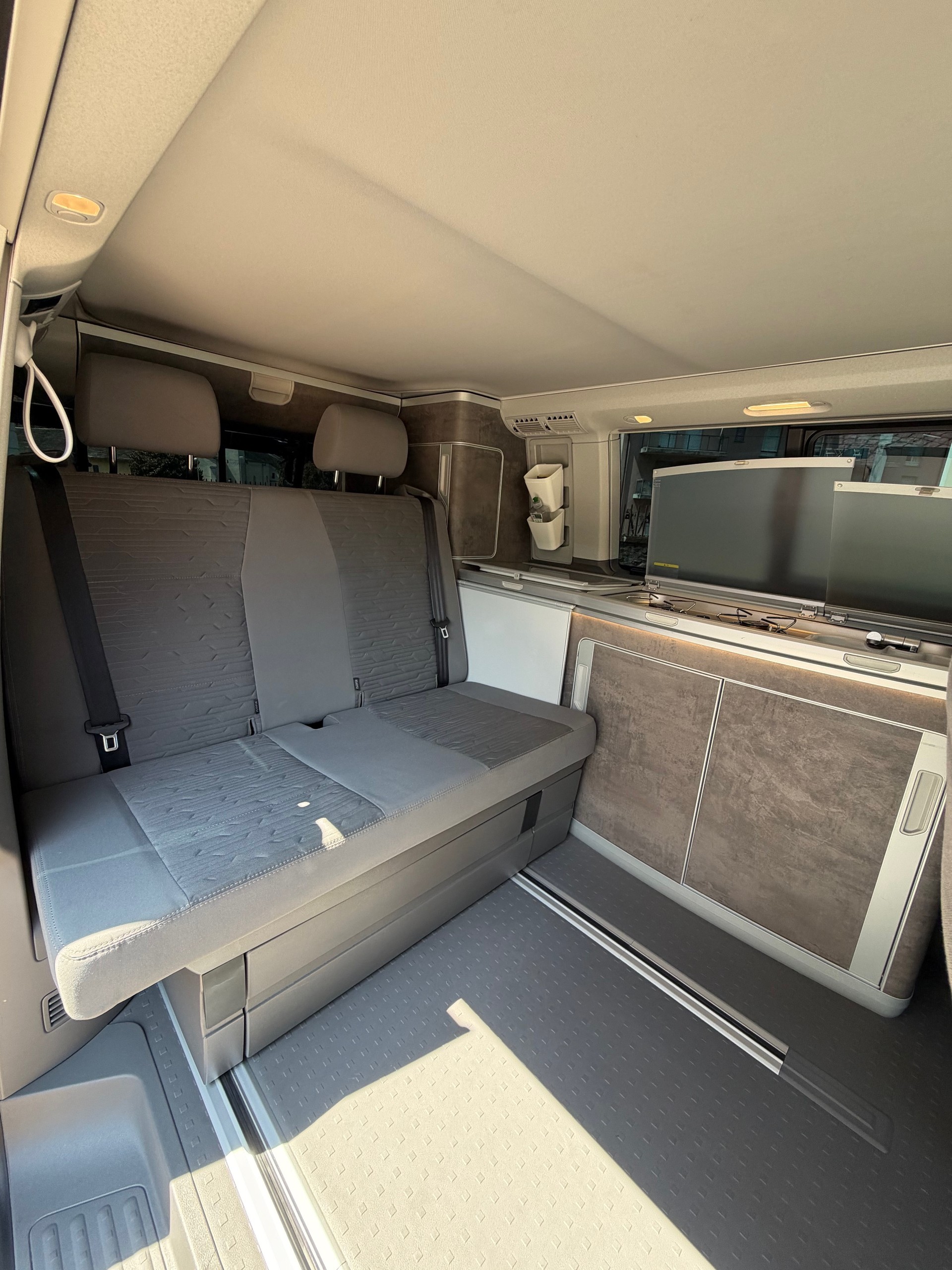 VW T6.1 California 2.0 TDI Ocean Edition Liberty DSG-image-11