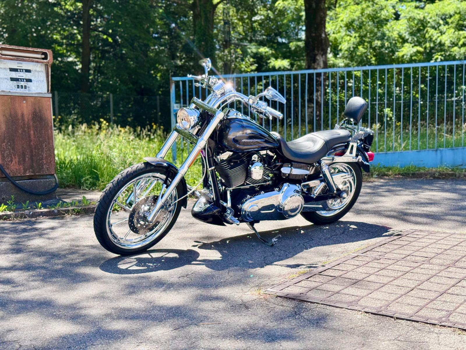 HARLEY-DAVIDSON FXDSE Dyna CVO Screamin'Eagle-showroom-element-1
