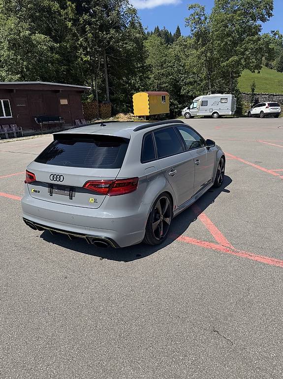 AUDI RS3-image-2