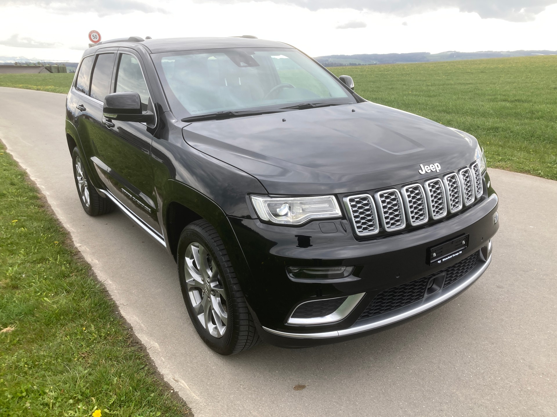 JEEP Grand Cherokee 3.0 CRD Summit Automatic-image-1