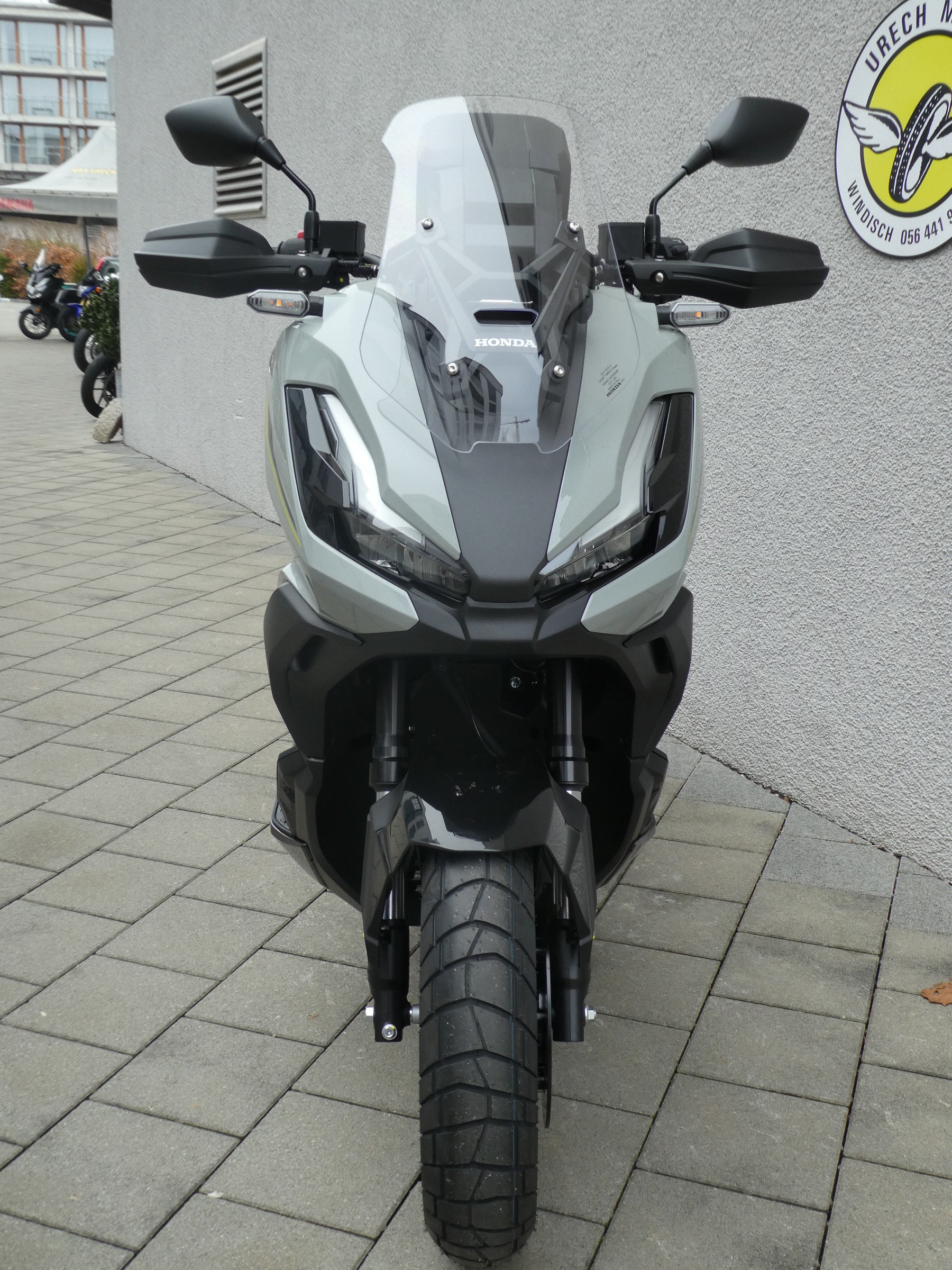 HONDA ADV 350-showroom-element-3