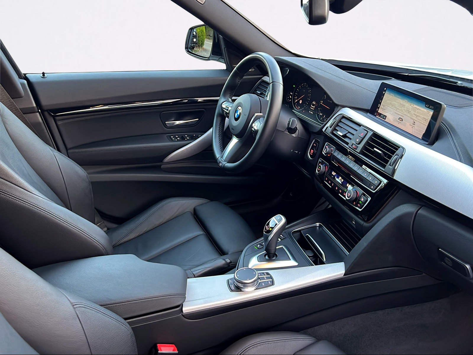 BMW 330i GT xDrive M Sport Steptronic-image-2