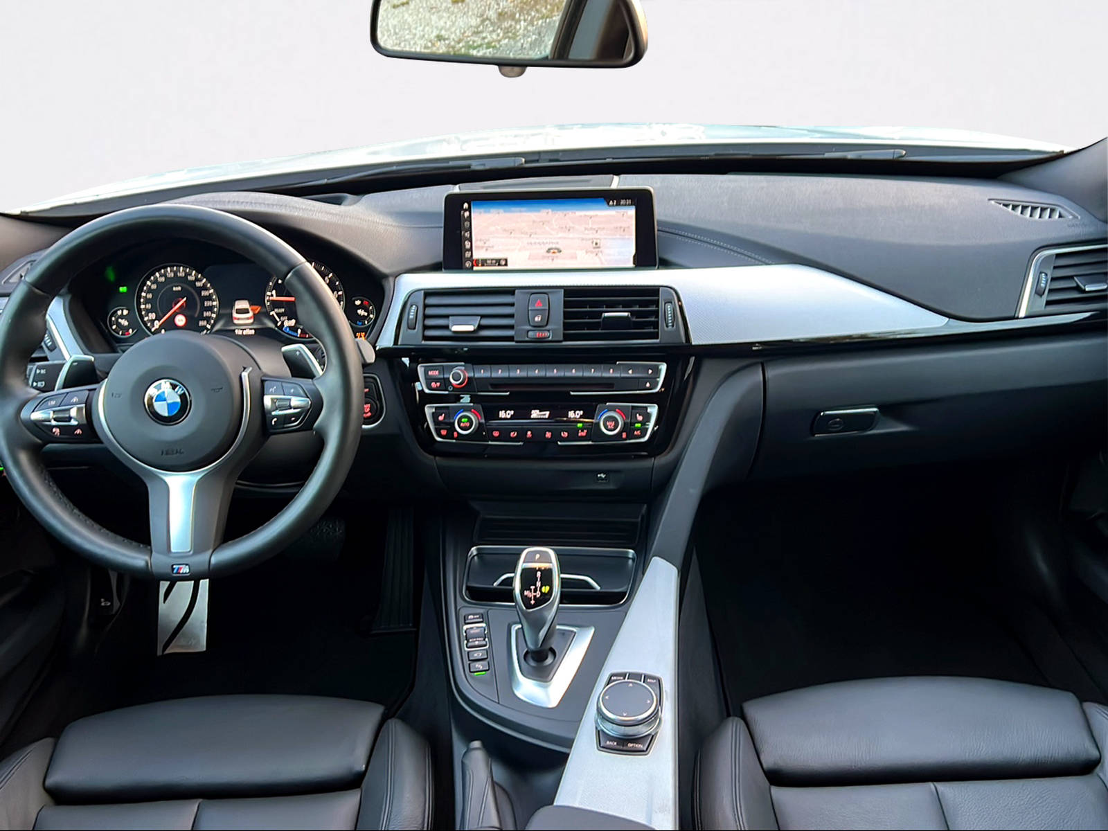 BMW 330i GT xDrive M Sport Steptronic-image-9