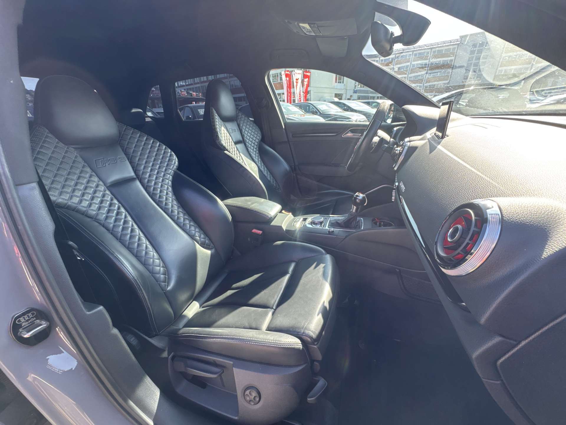 AUDI RS3 2.5 TSi quattro 367PS S-Tronic Automat-image-12