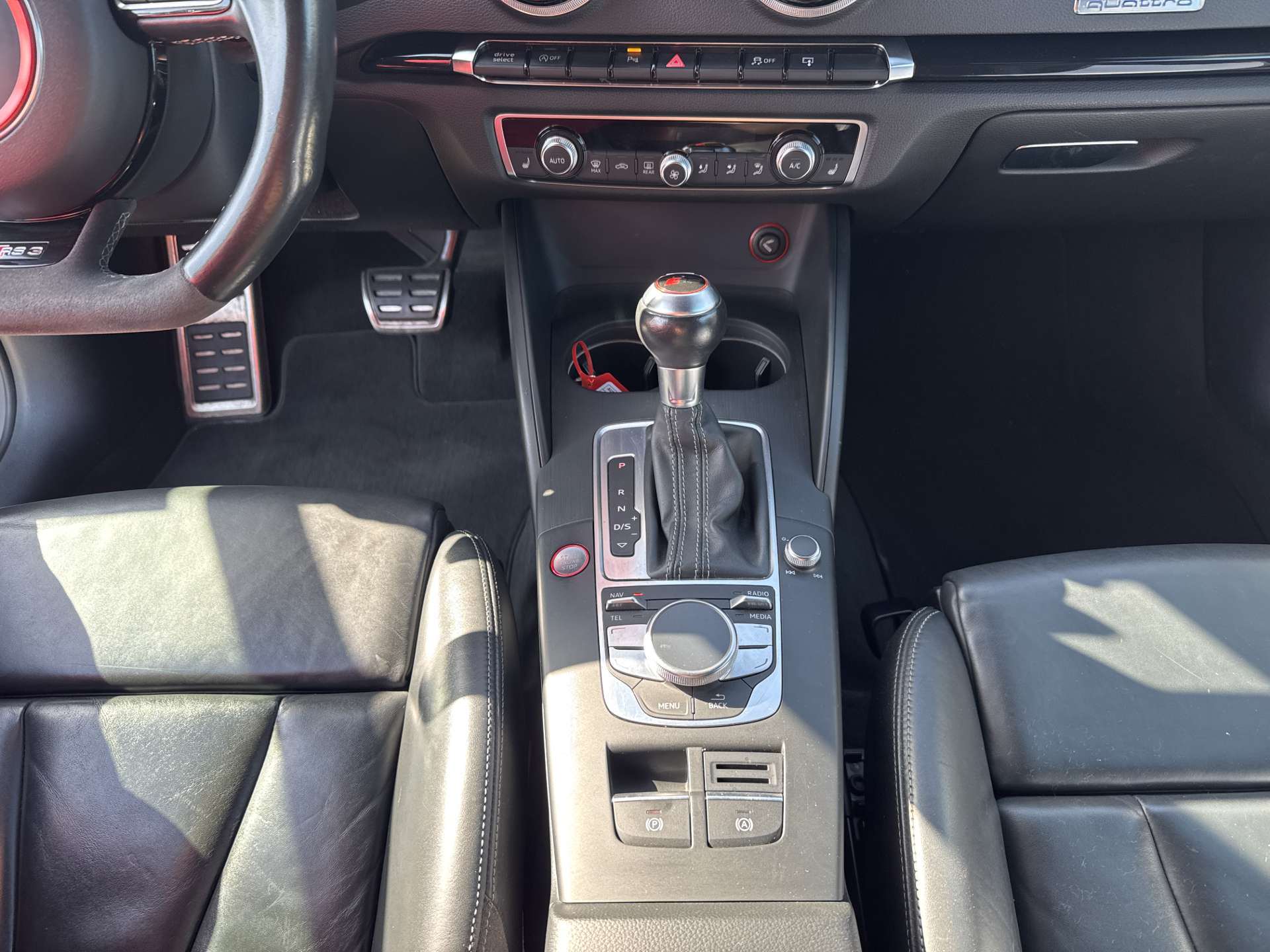AUDI RS3 2.5 TSi quattro 367PS S-Tronic Automat-image-11