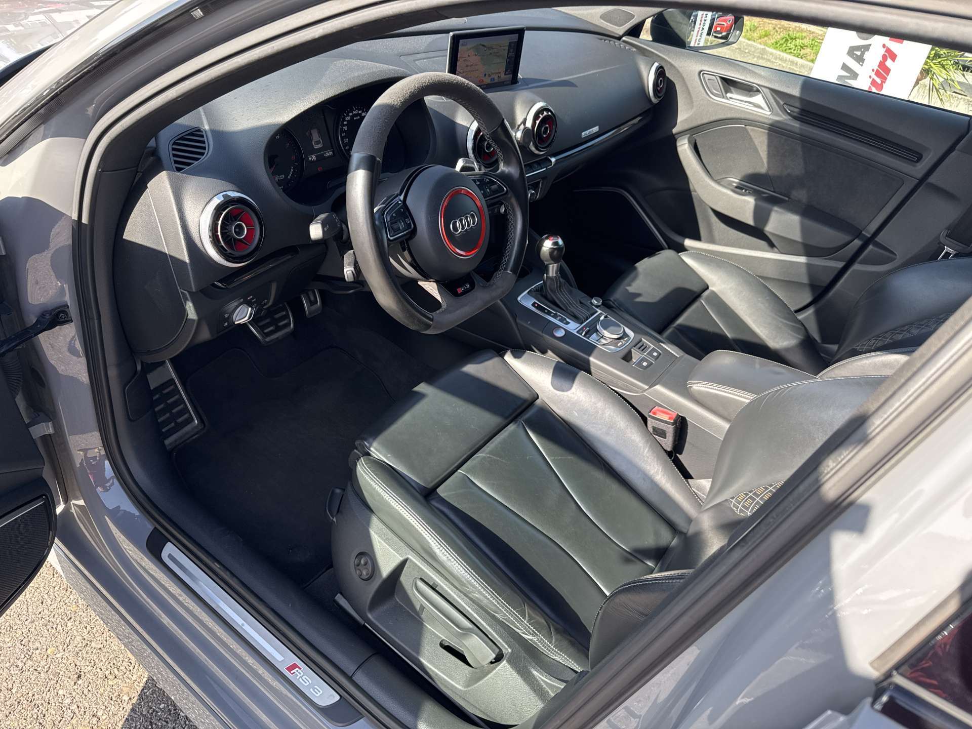 AUDI RS3 2.5 TSi quattro 367PS S-Tronic Automat-image-5