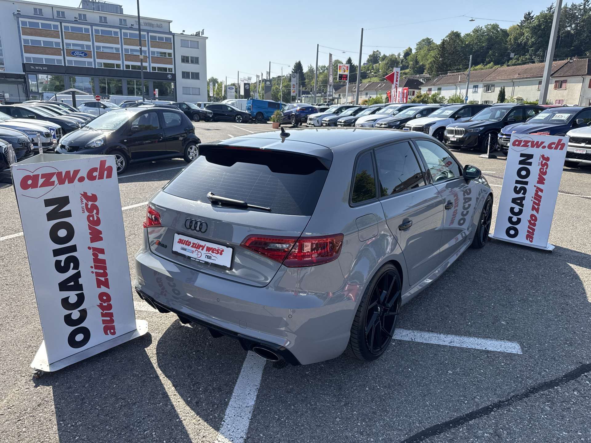 AUDI RS3 2.5 TSi quattro 367PS S-Tronic Automat-image-2