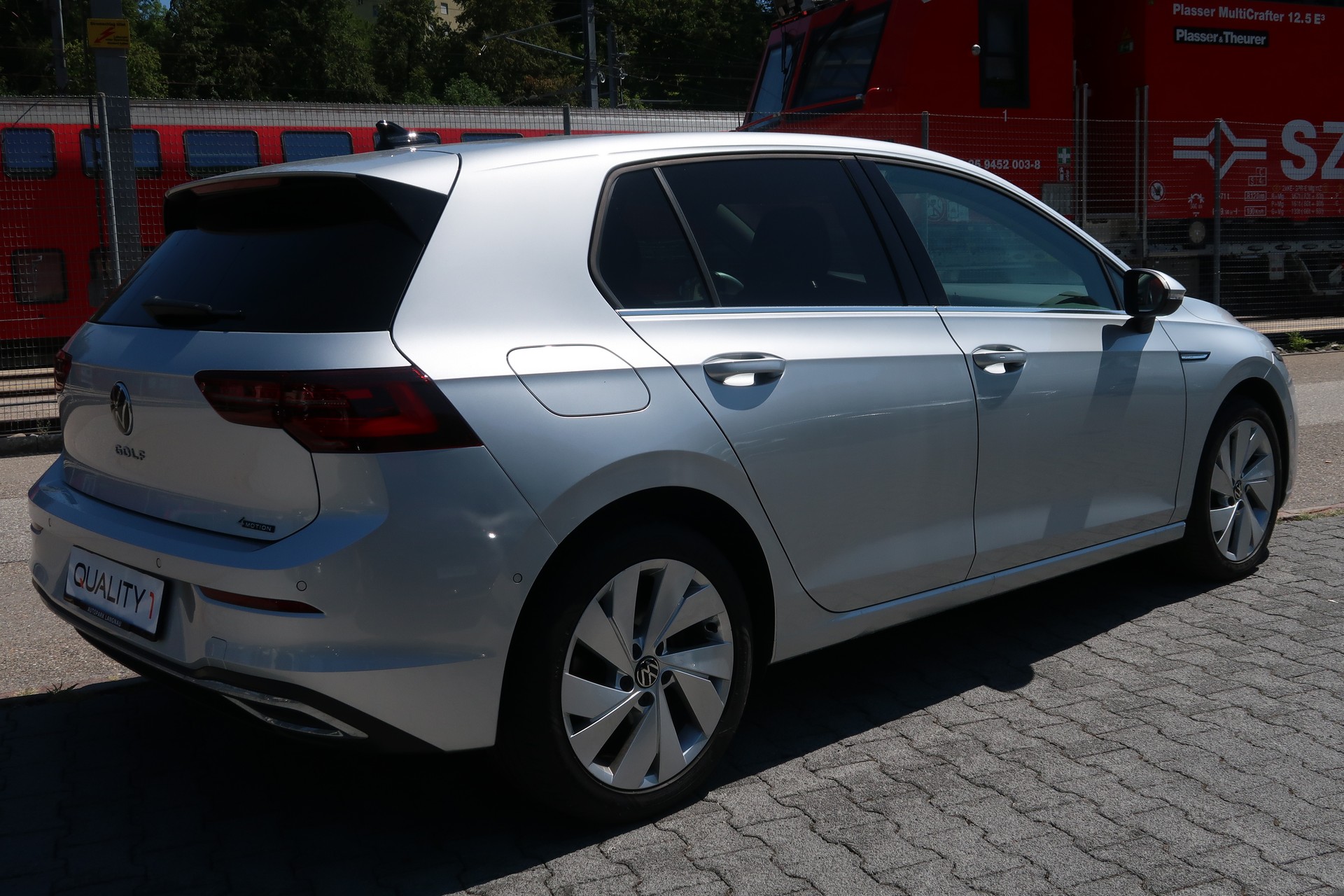 VW Golf 2.0 TSI Style DSG 4 Motion-image-4