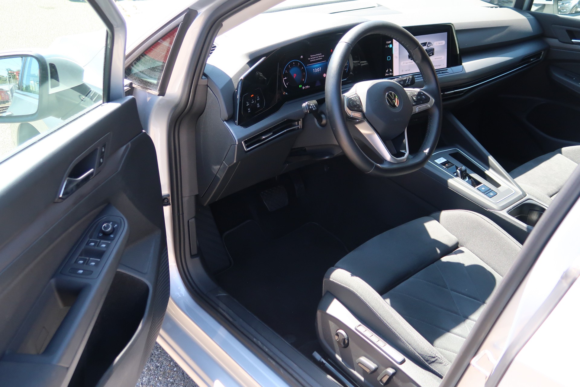 VW Golf 2.0 TSI Style DSG 4 Motion-image-8