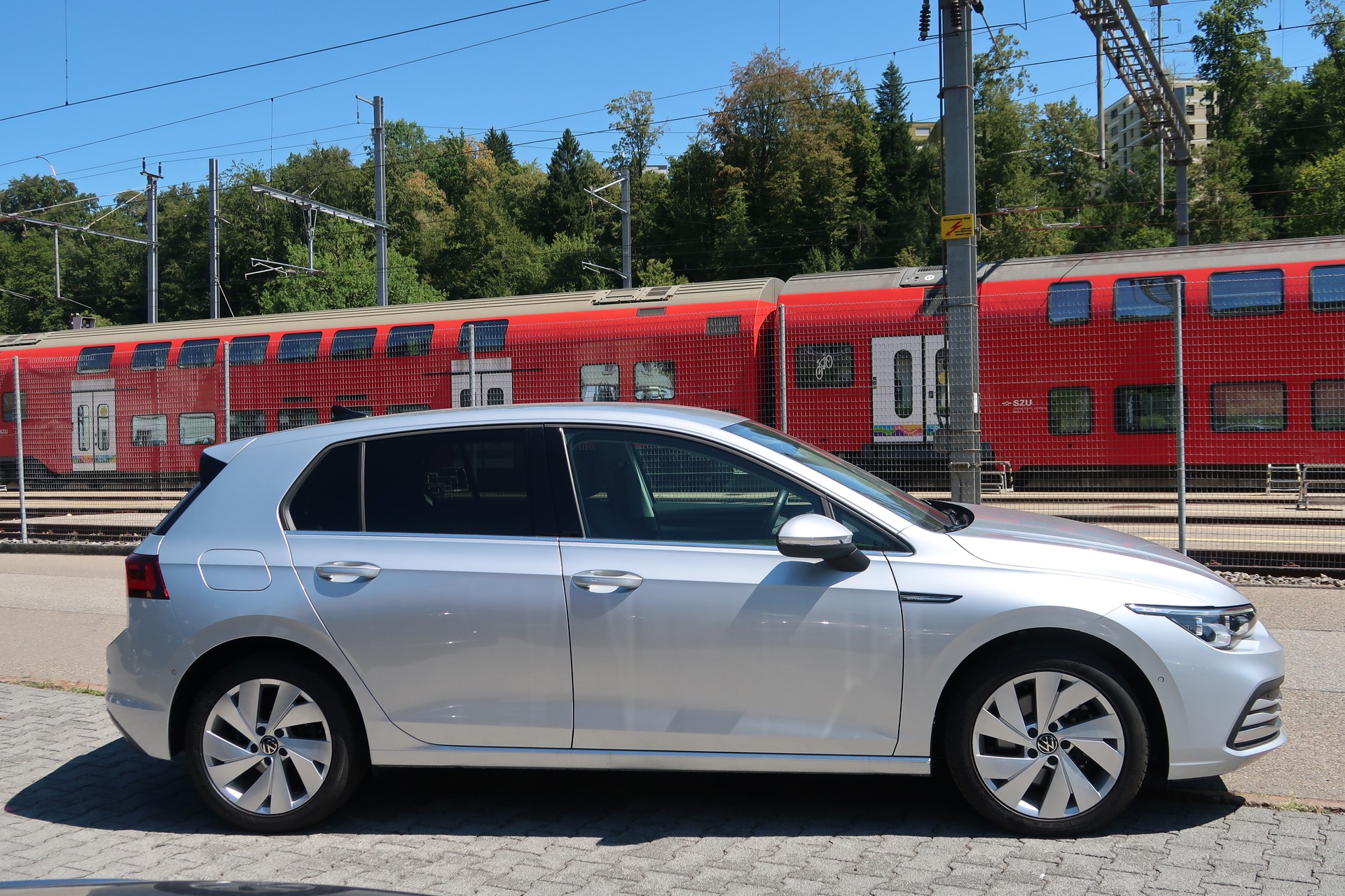 VW Golf 2.0 TSI Style DSG 4 Motion-image-3
