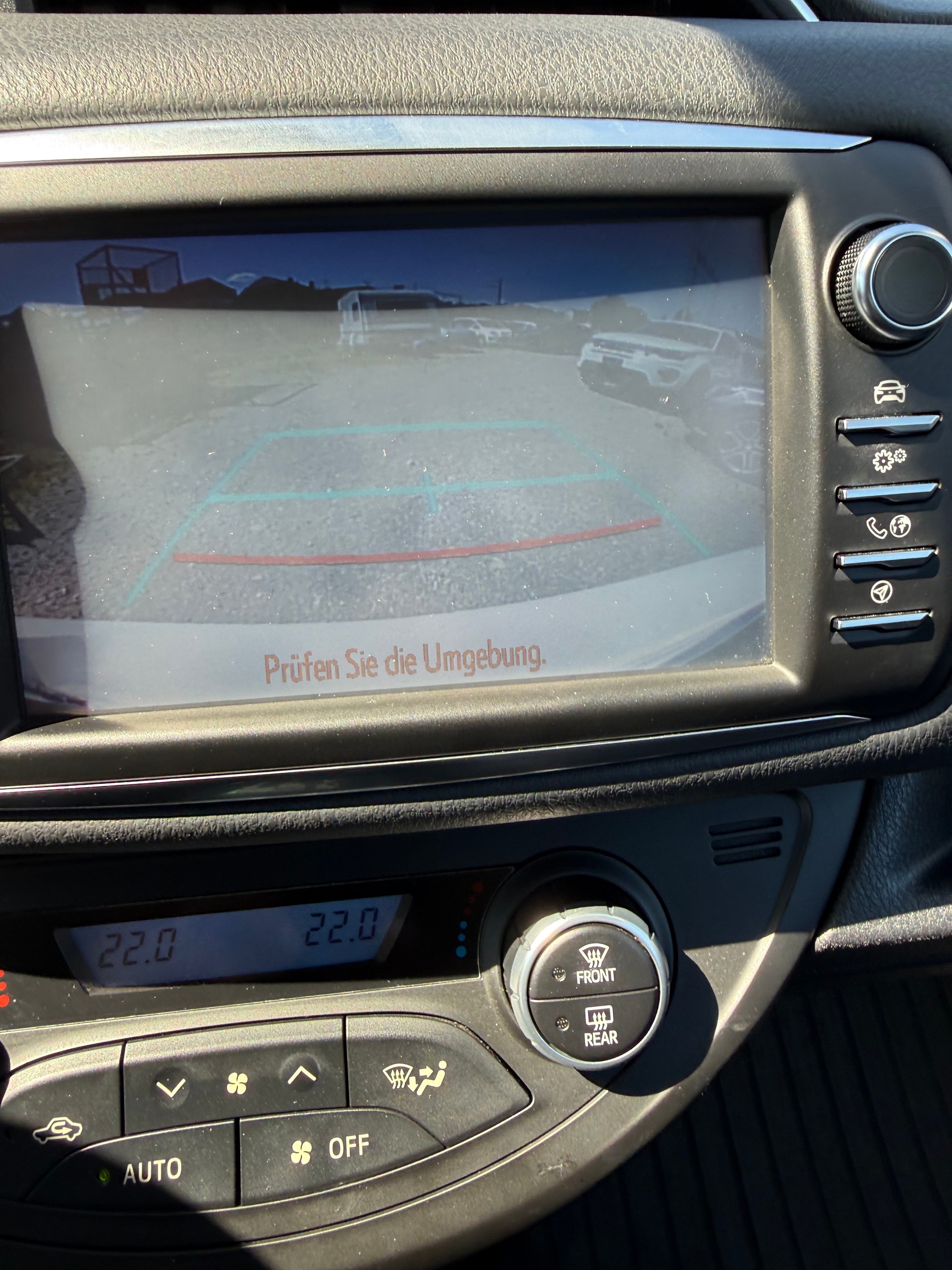 TOYOTA YARIS-image-11