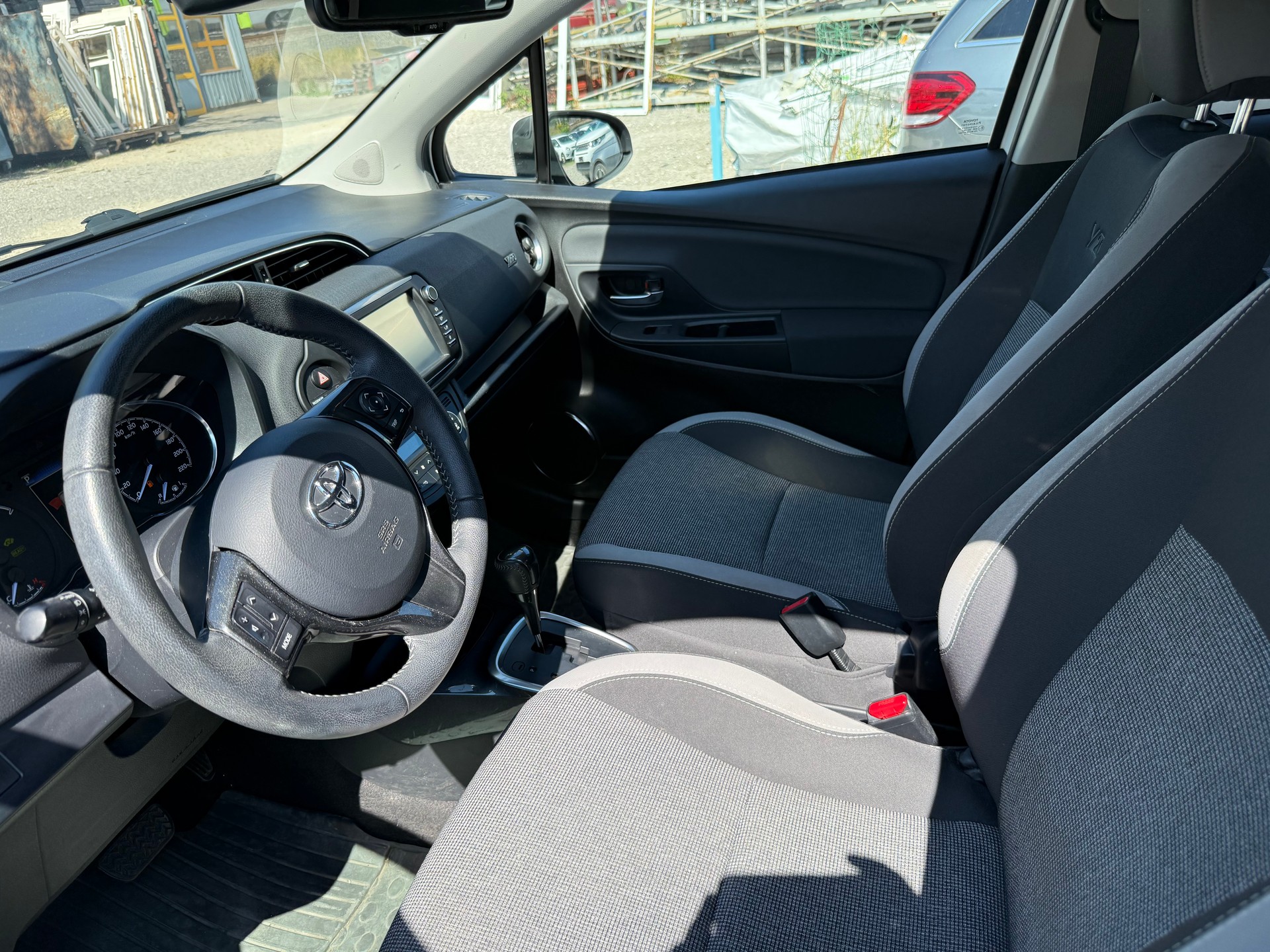 TOYOTA YARIS-image-7