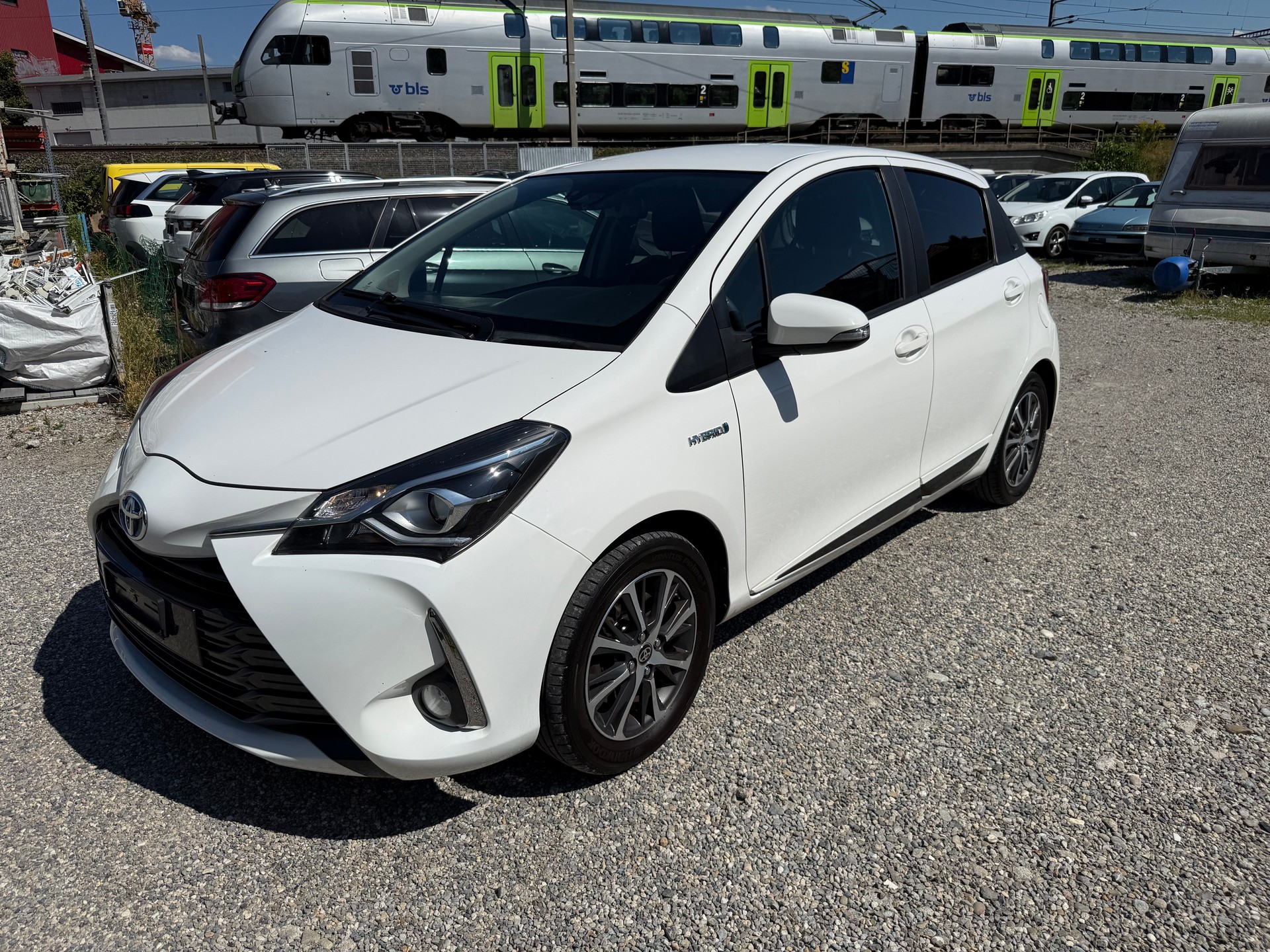 TOYOTA YARIS-image-2