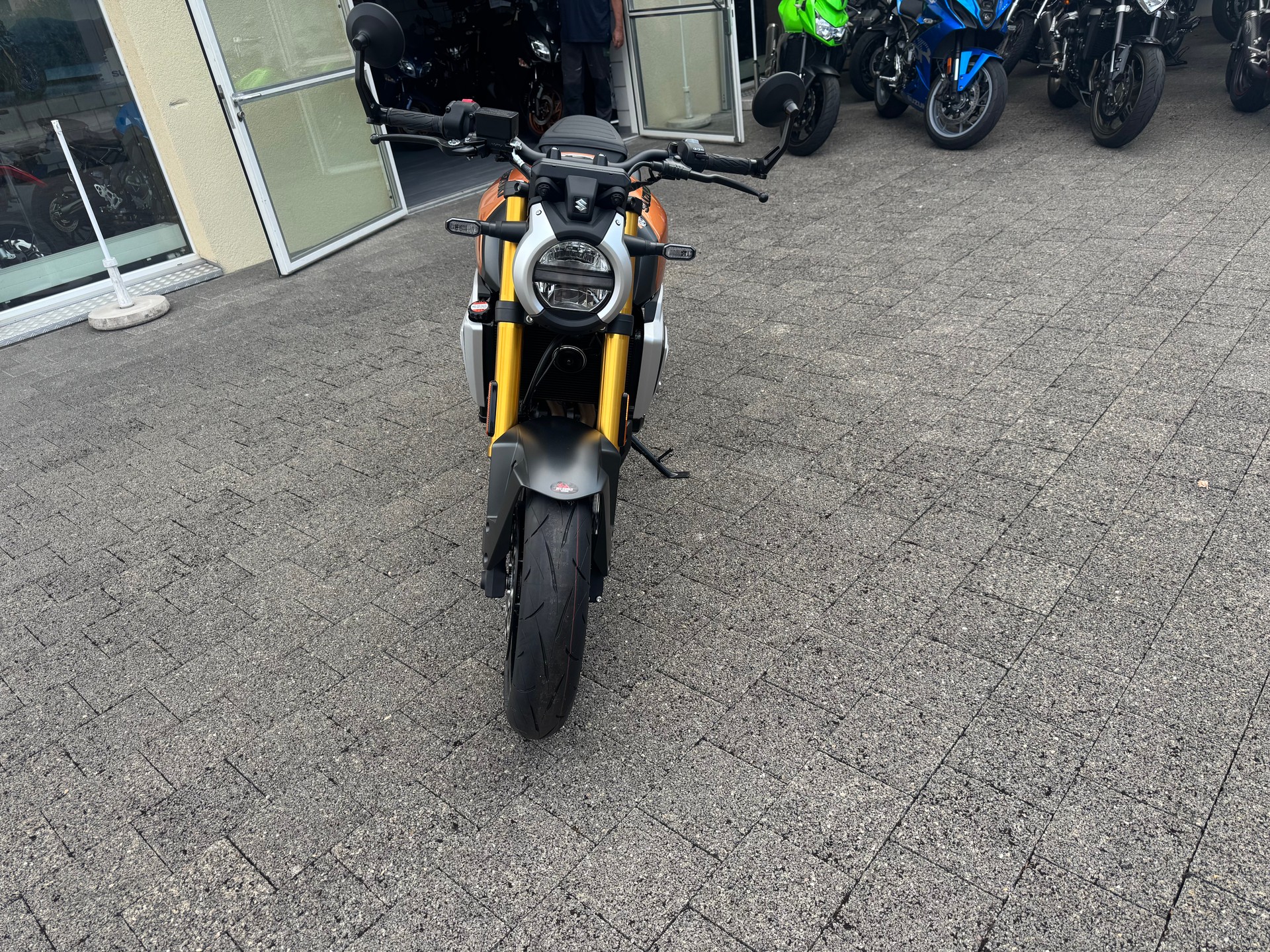 SUZUKI GSX-8T-image-1
