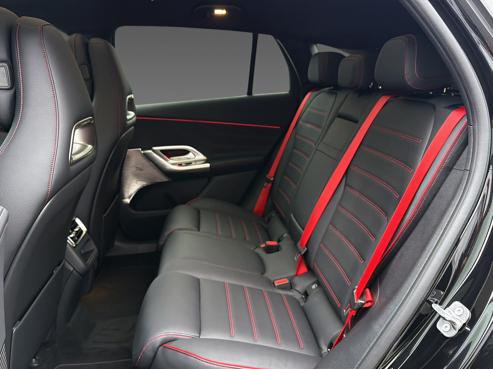 MERCEDES-BENZ GLC 400 4Matic EQ-image-10