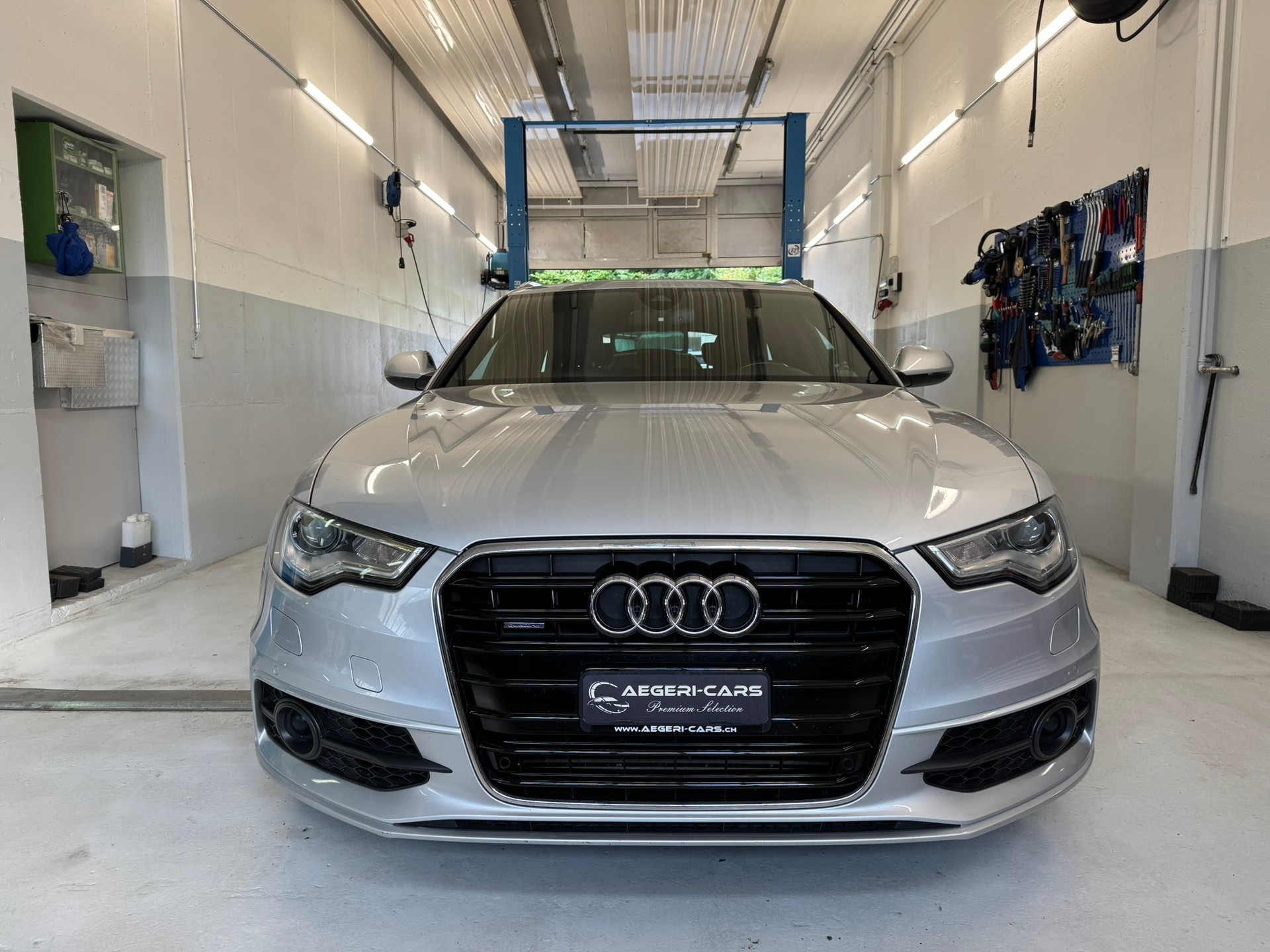 AUDI A6 Avant 3.0 TDI V6 quattro S-tronic-image-1