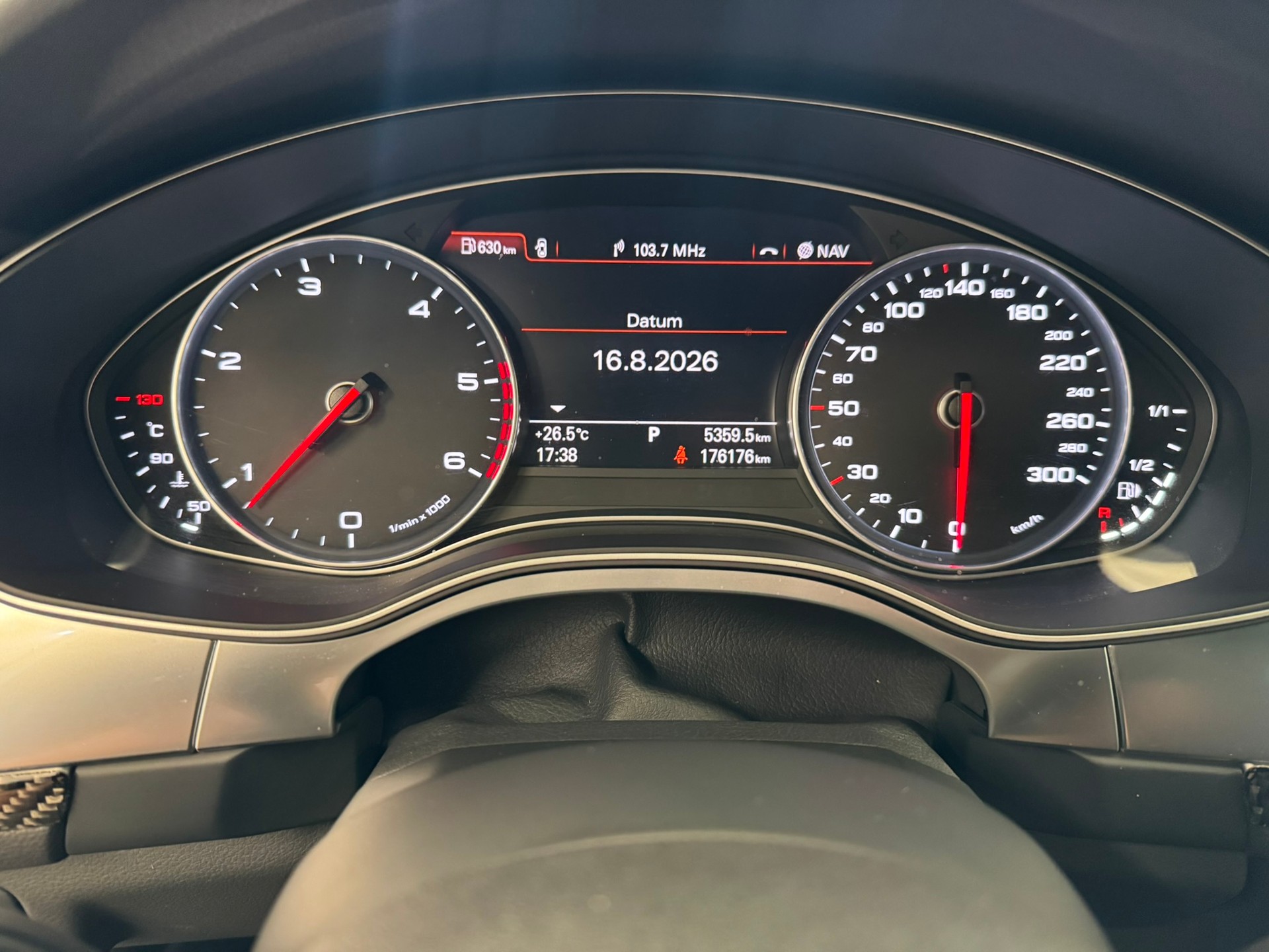 AUDI A6 Avant 3.0 TDI V6 quattro S-tronic-image-11