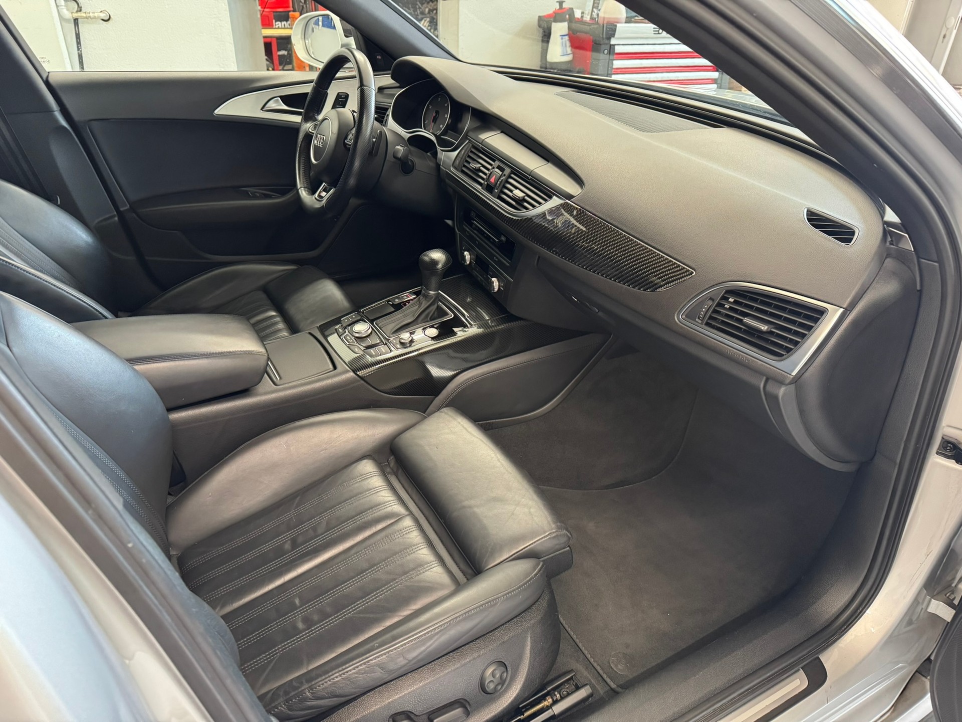 AUDI A6 Avant 3.0 TDI V6 quattro S-tronic-image-9