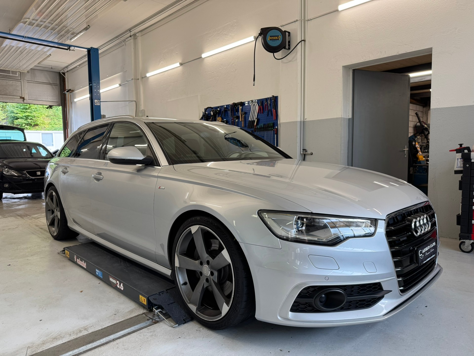AUDI A6 Avant 3.0 TDI V6 quattro S-tronic-image-2