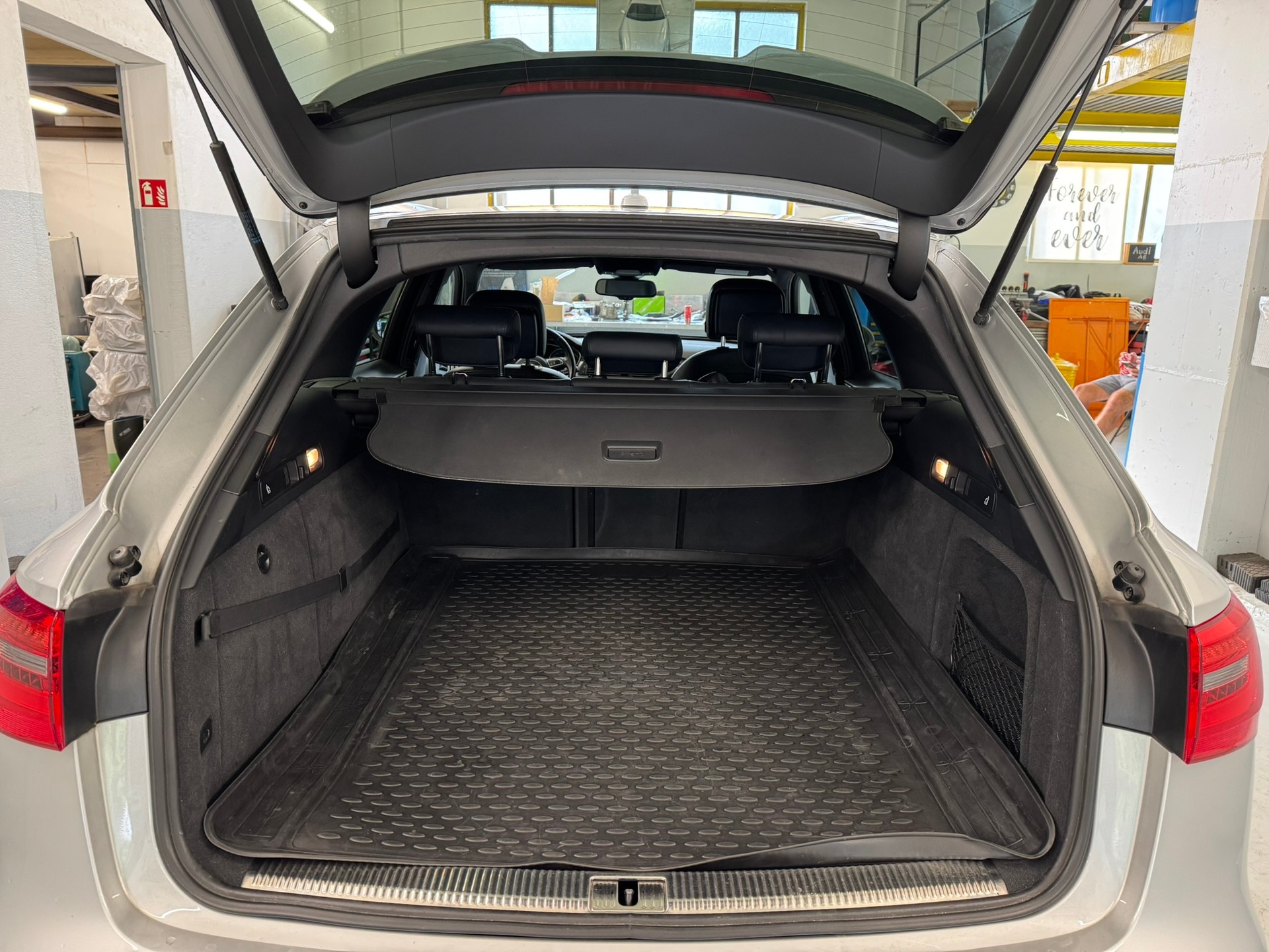 AUDI A6 Avant 3.0 TDI V6 quattro S-tronic-image-6